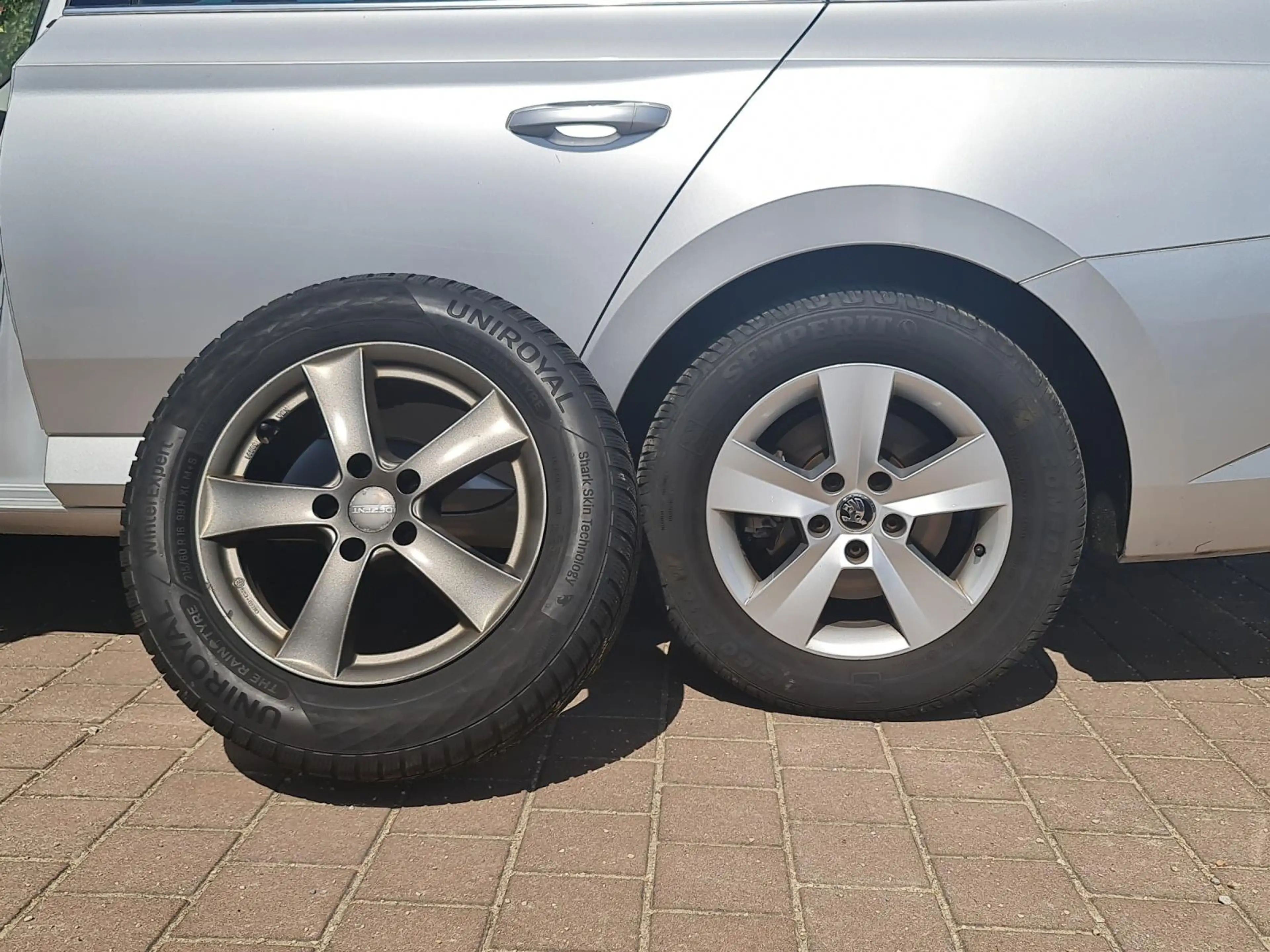 Skoda Superb 2.0 TDI — photo 14