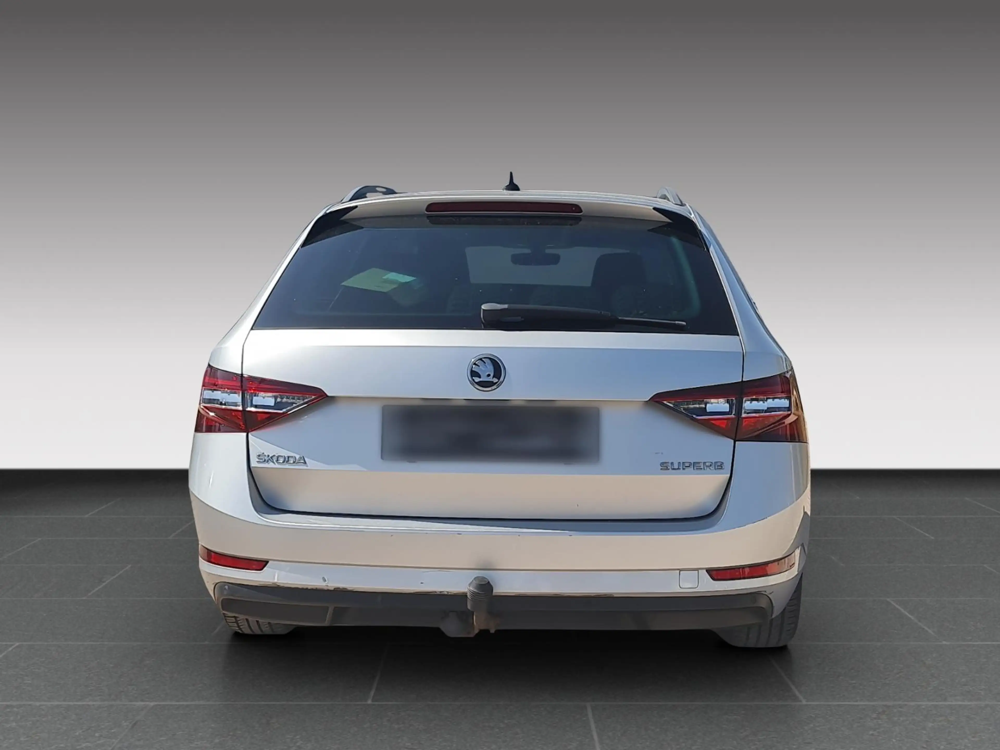 Skoda Superb 2.0 TDI — photo 8
