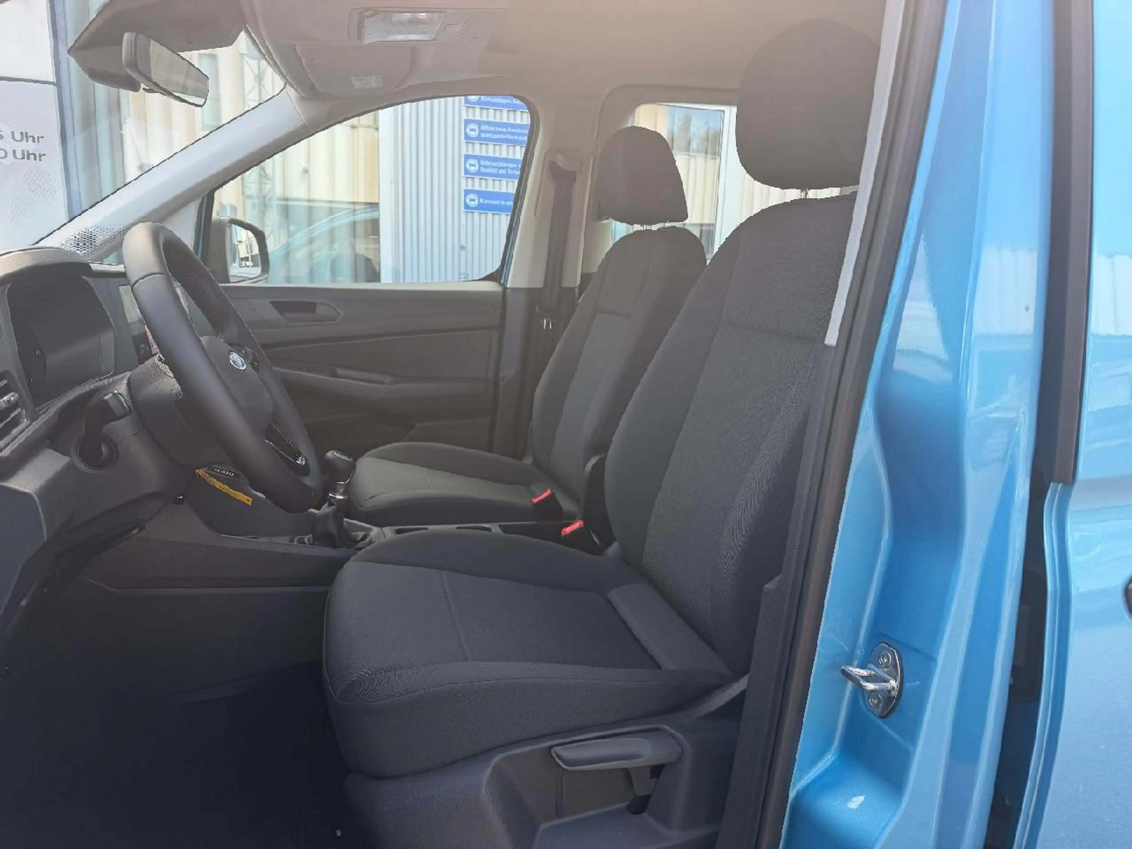 Ford Grand Tourneo Trend — photo 10