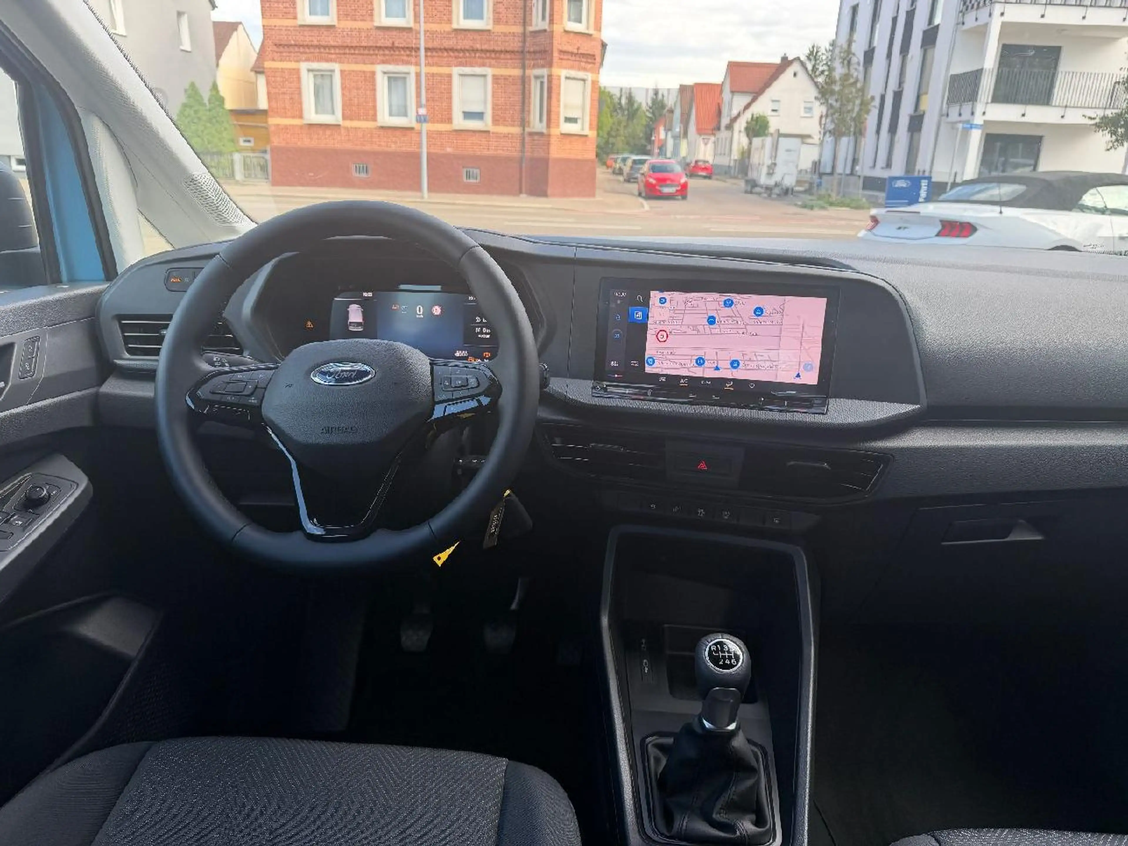 Ford Grand Tourneo Trend — photo 13