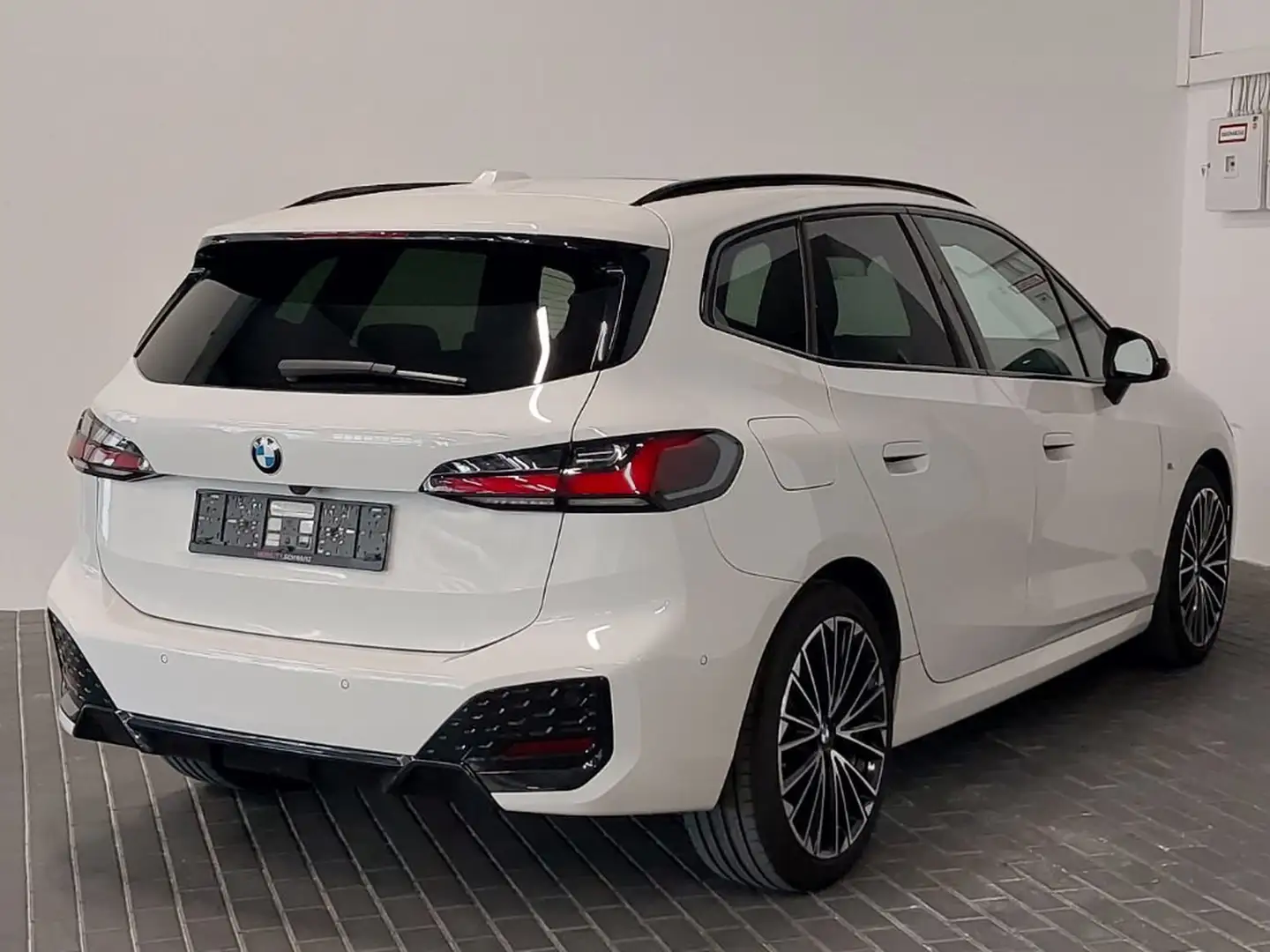 BMW 218 i Active Tourer M Sport MEMORY/ASSISTPROF/PANO Weiß - 2