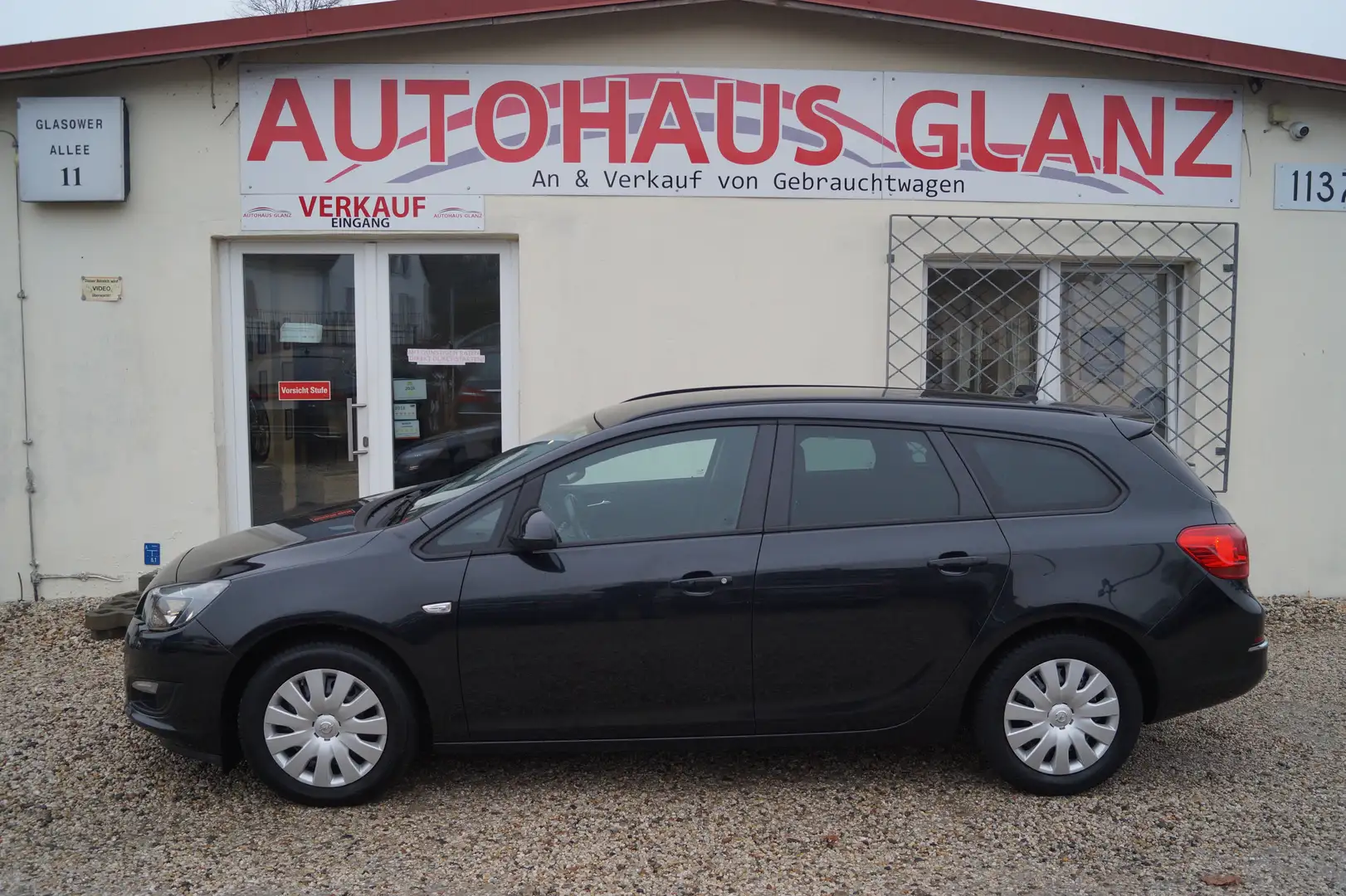 Opel Astra Sports Tourer 1,4 Style TÜV NEU Zwart - 2