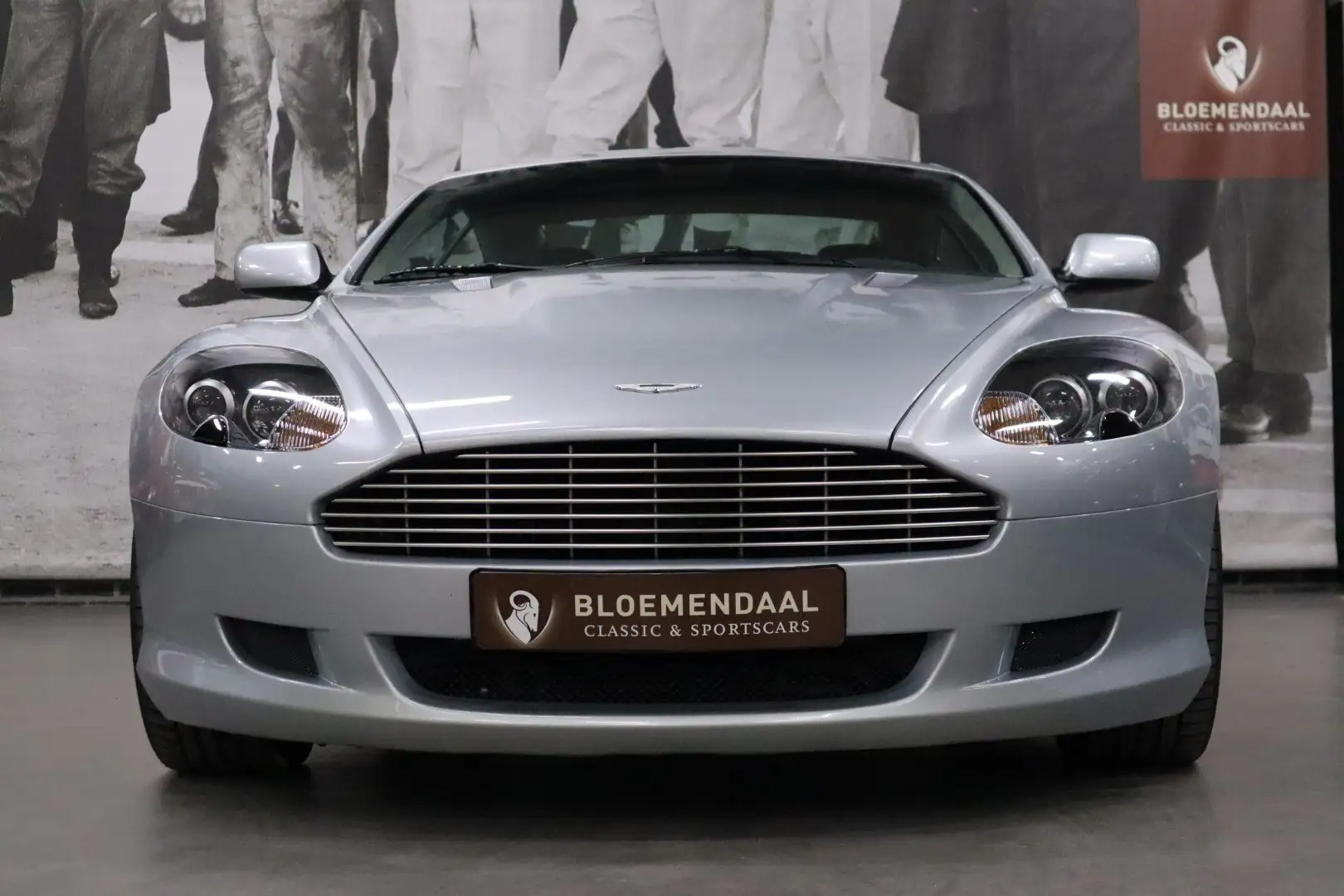 Aston Martin DB9 5.9 V12 Touchtronic first owner, dealer maintained Срібний - 2
