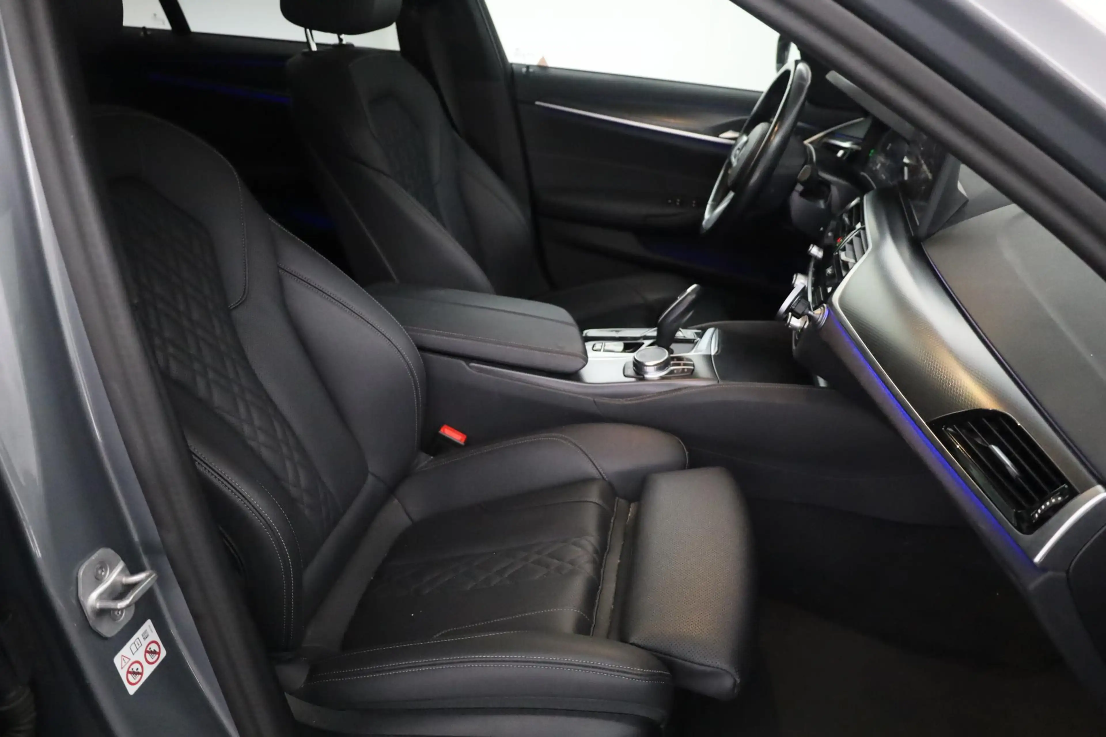 BMW 520 5-serie Touring 520d 190pk -M Sport / Pano / Shado — photo 14