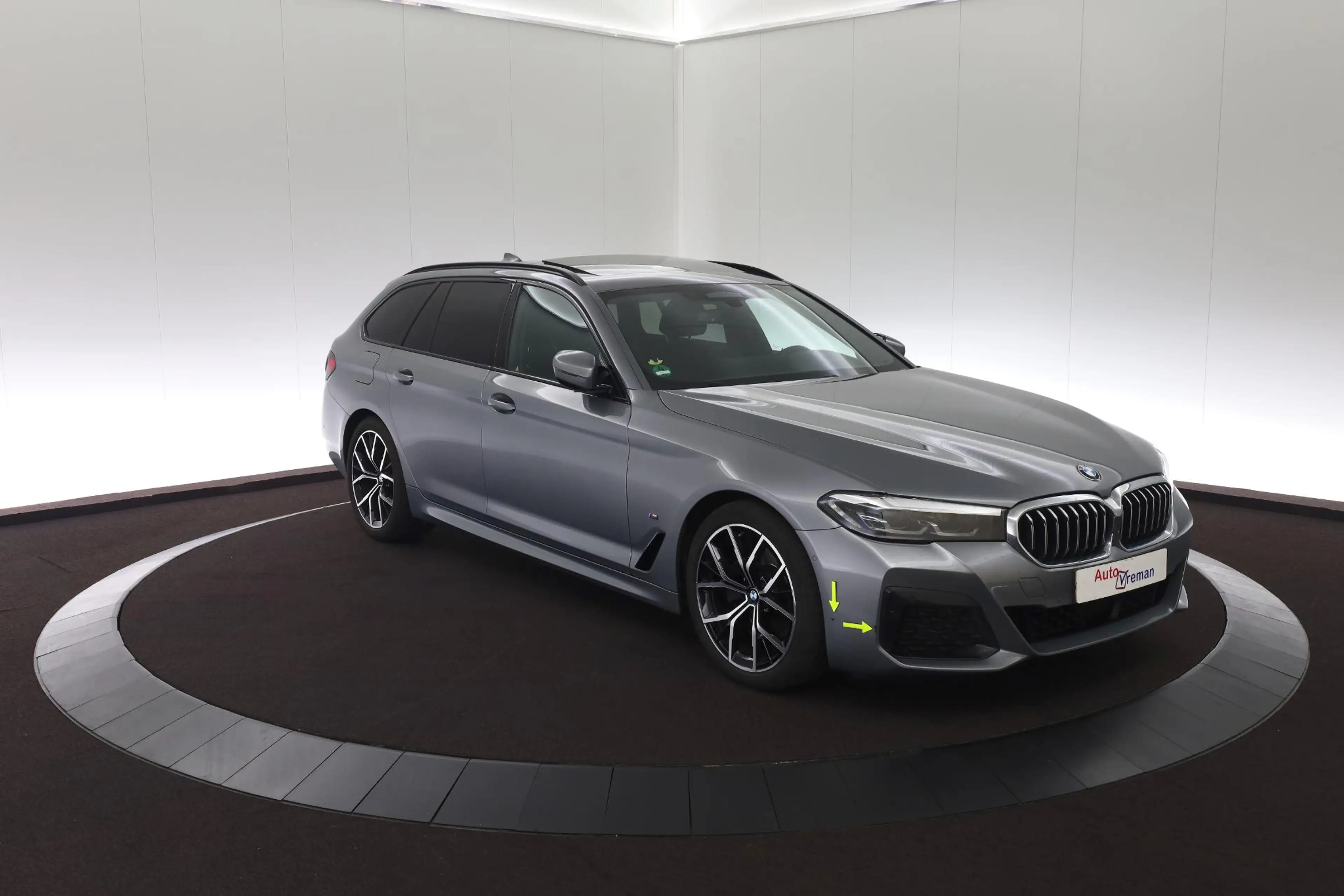 BMW 520 5-serie Touring 520d 190pk -M Sport / Pano / Shado — photo 2