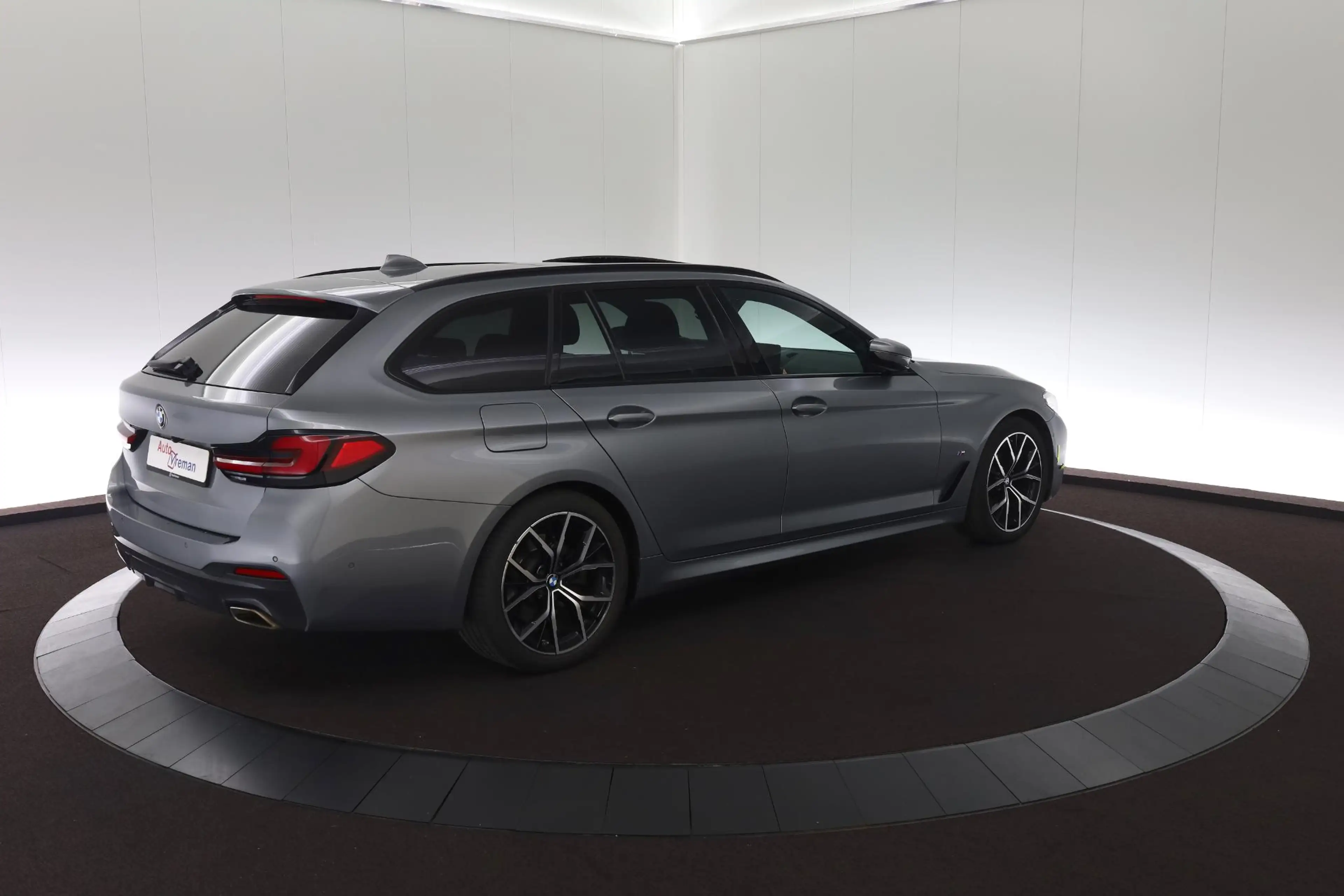 BMW 520 5-serie Touring 520d 190pk -M Sport / Pano / Shado — photo 6