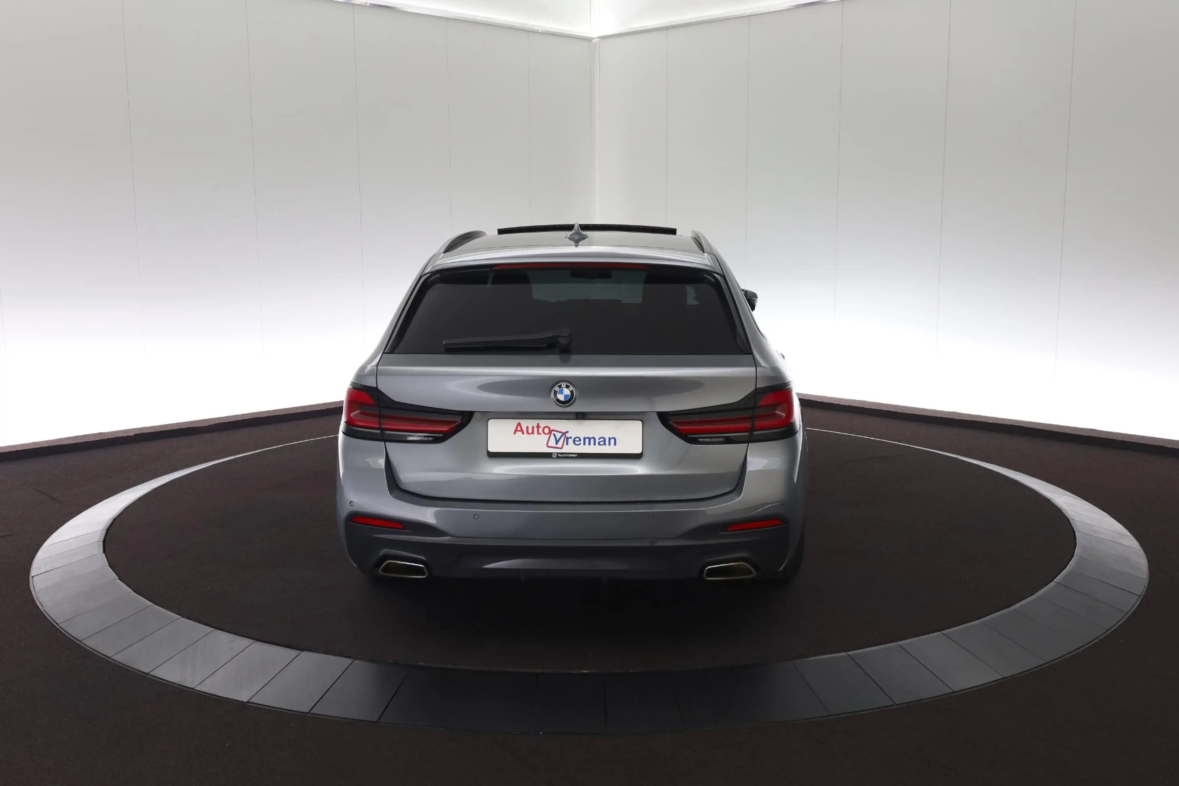 BMW 520 5-serie Touring 520d 190pk -M Sport / Pano / Shado — photo 5