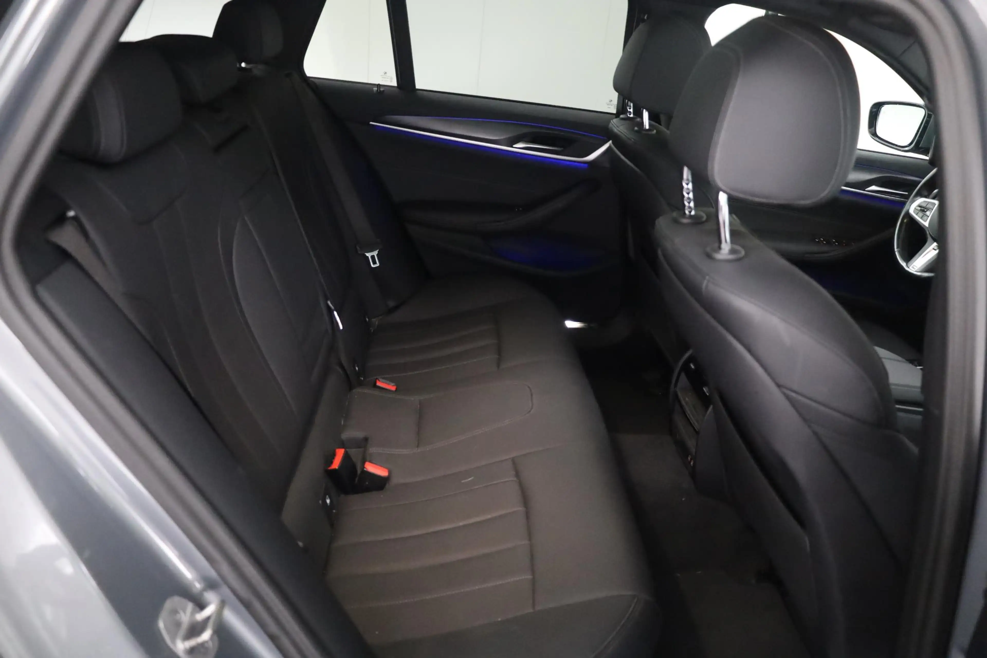 BMW 520 5-serie Touring 520d 190pk -M Sport / Pano / Shado — photo 15