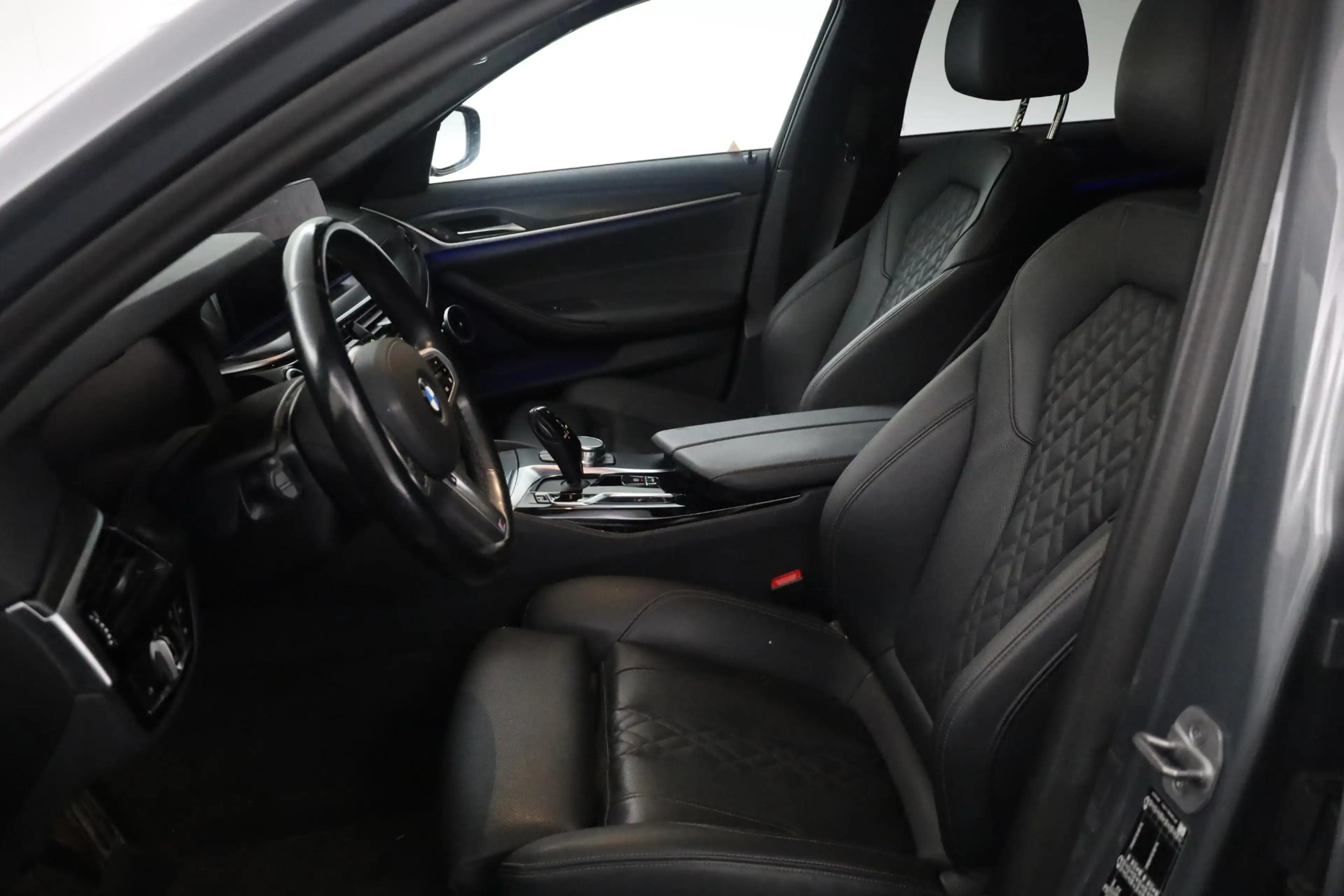 BMW 520 5-serie Touring 520d 190pk -M Sport / Pano / Shado — photo 11