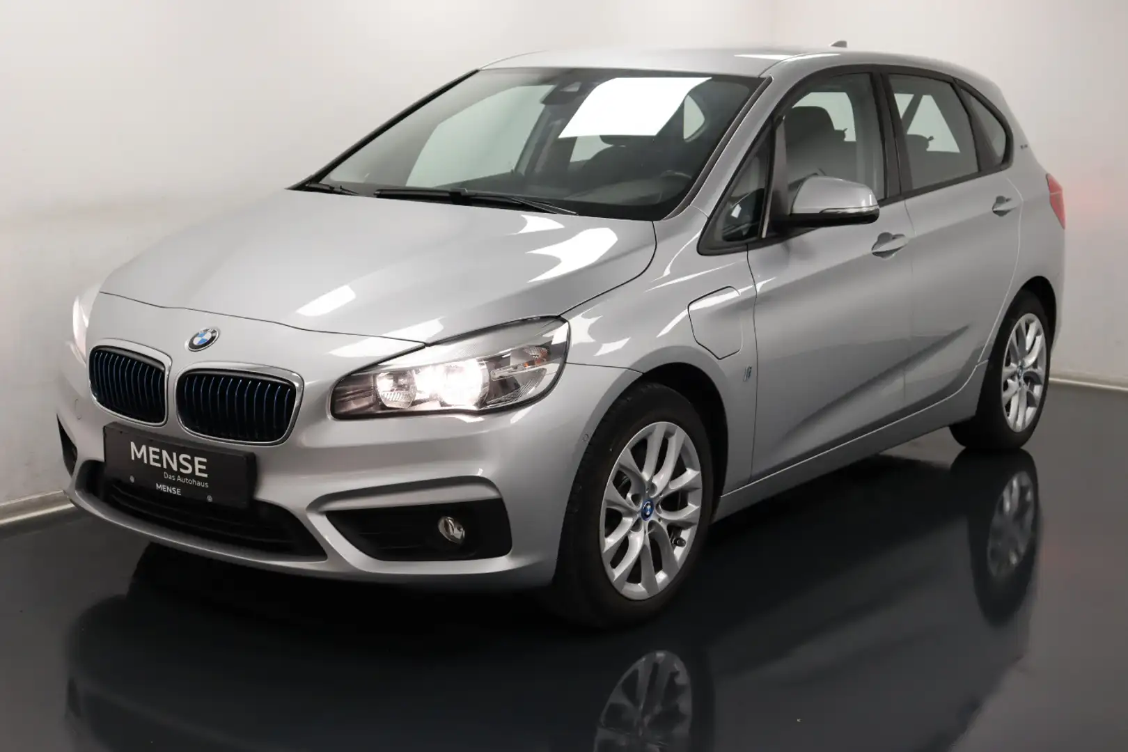 BMW 225 ActiveTourer  xe iPerformance ACC DynLicht AUT Серебристый - 2