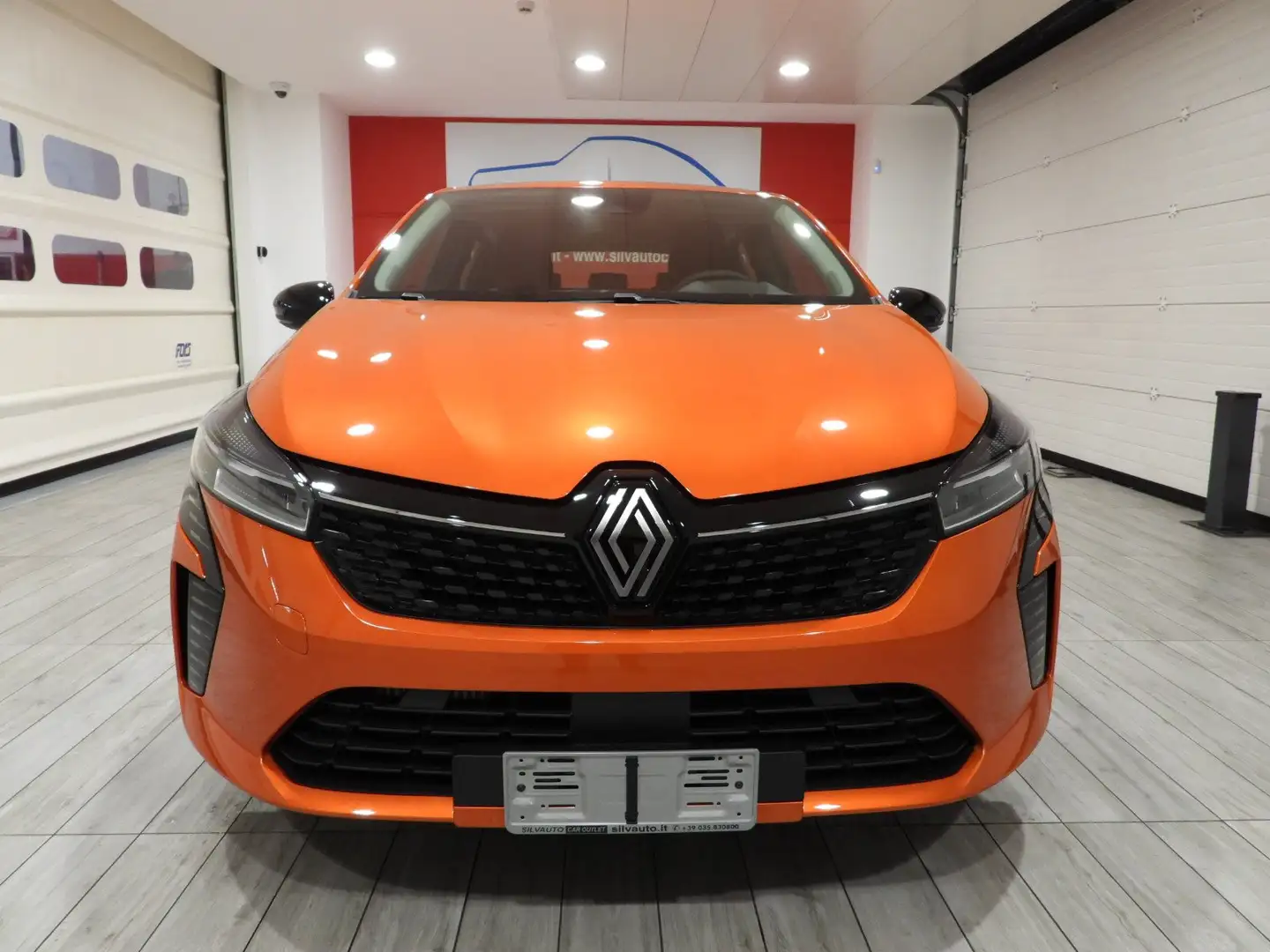 Renault Clio TCe 100 CV GPL EVOLUTION - NUOVA UFFICIALE - MY'25 Arancione - 2