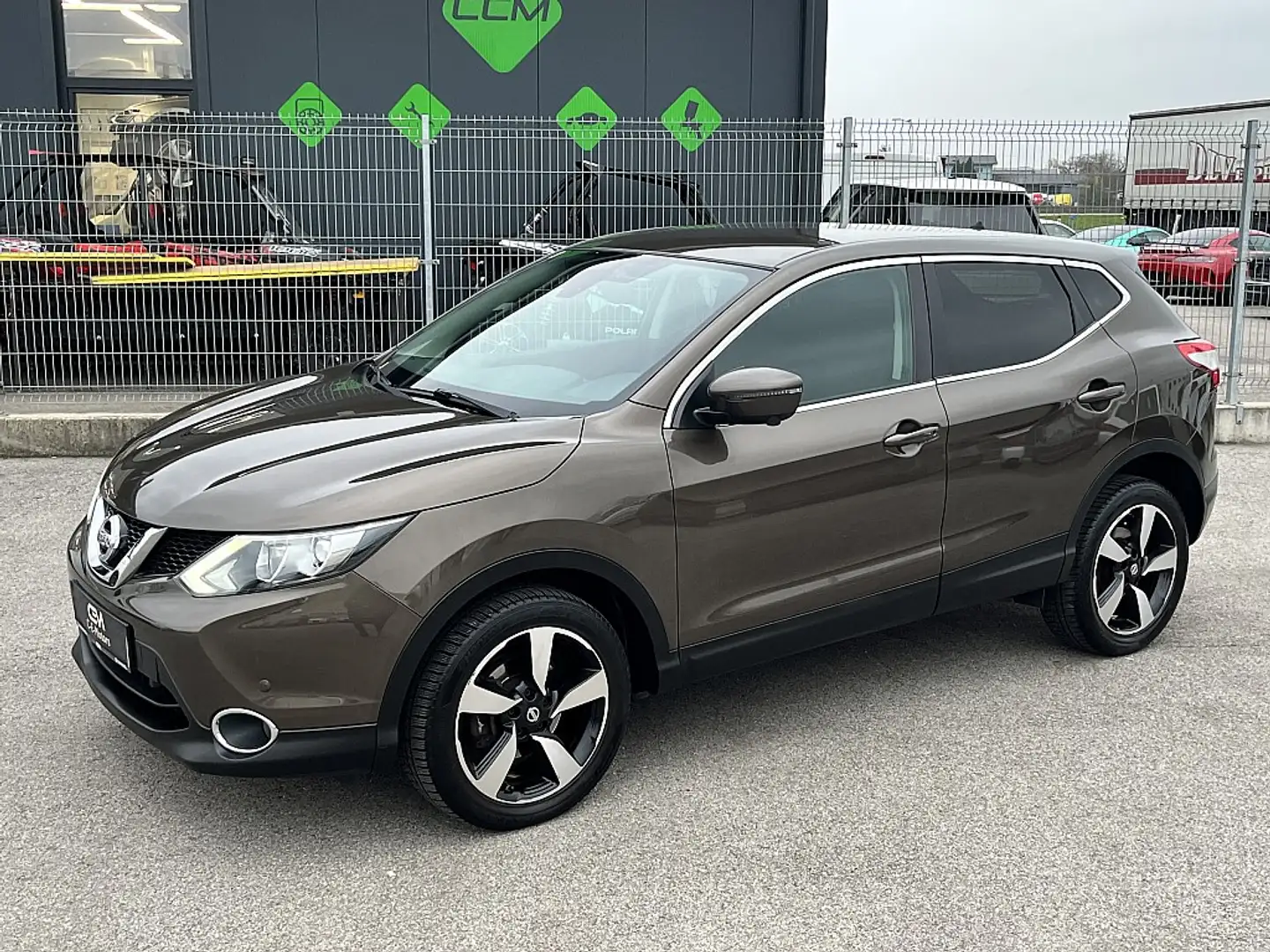 Nissan Qashqai 1,2 DIG-T N-Connecta Xtronic Aut. Marrón - 1