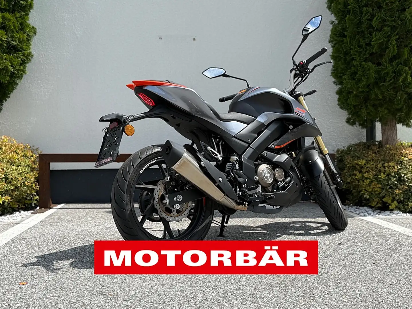 QJ Motor SRK 125 ABS - 2