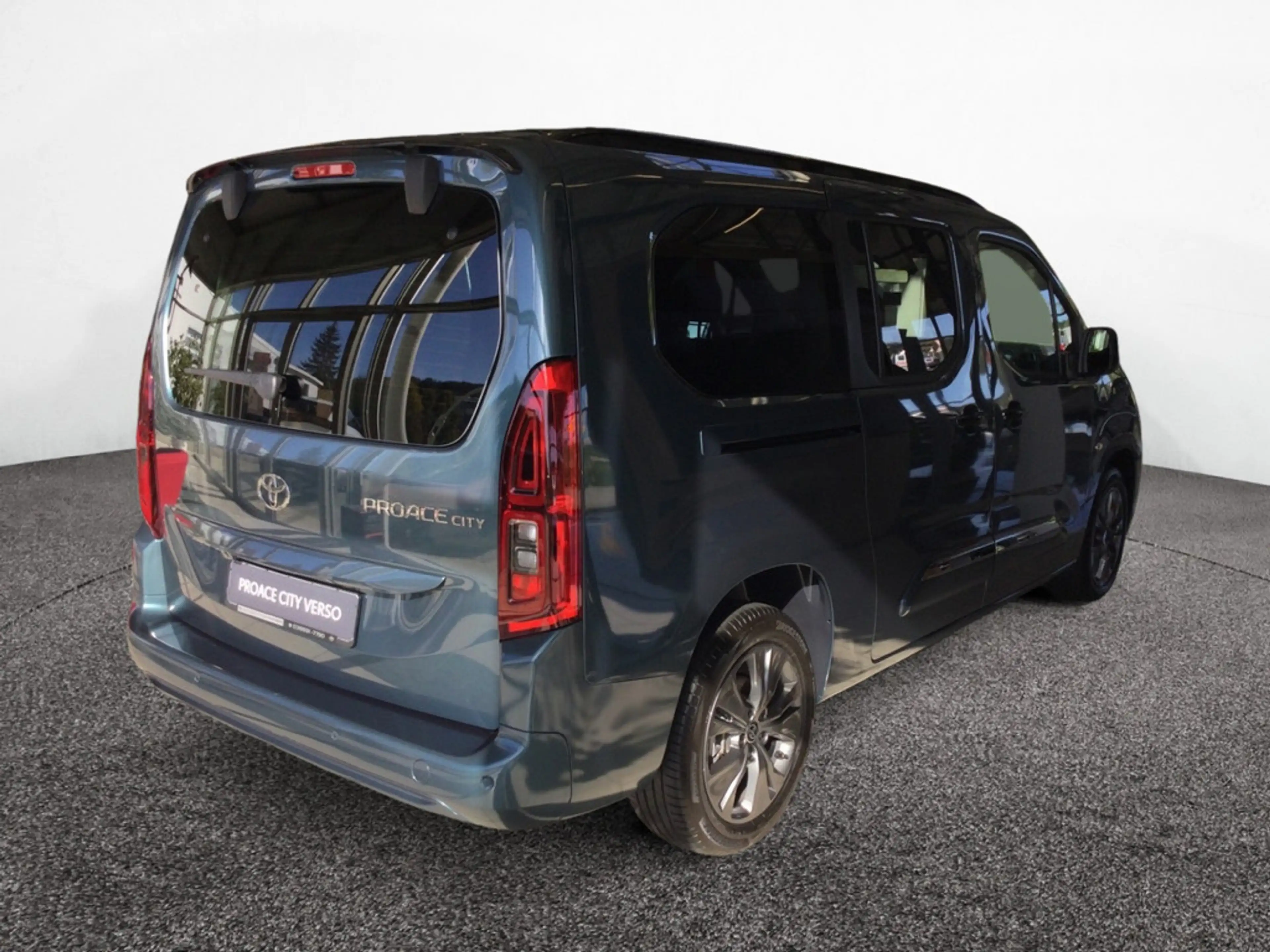 Toyota Proace City Verso 1.5 L2 Team Deutschland LED — photo 5