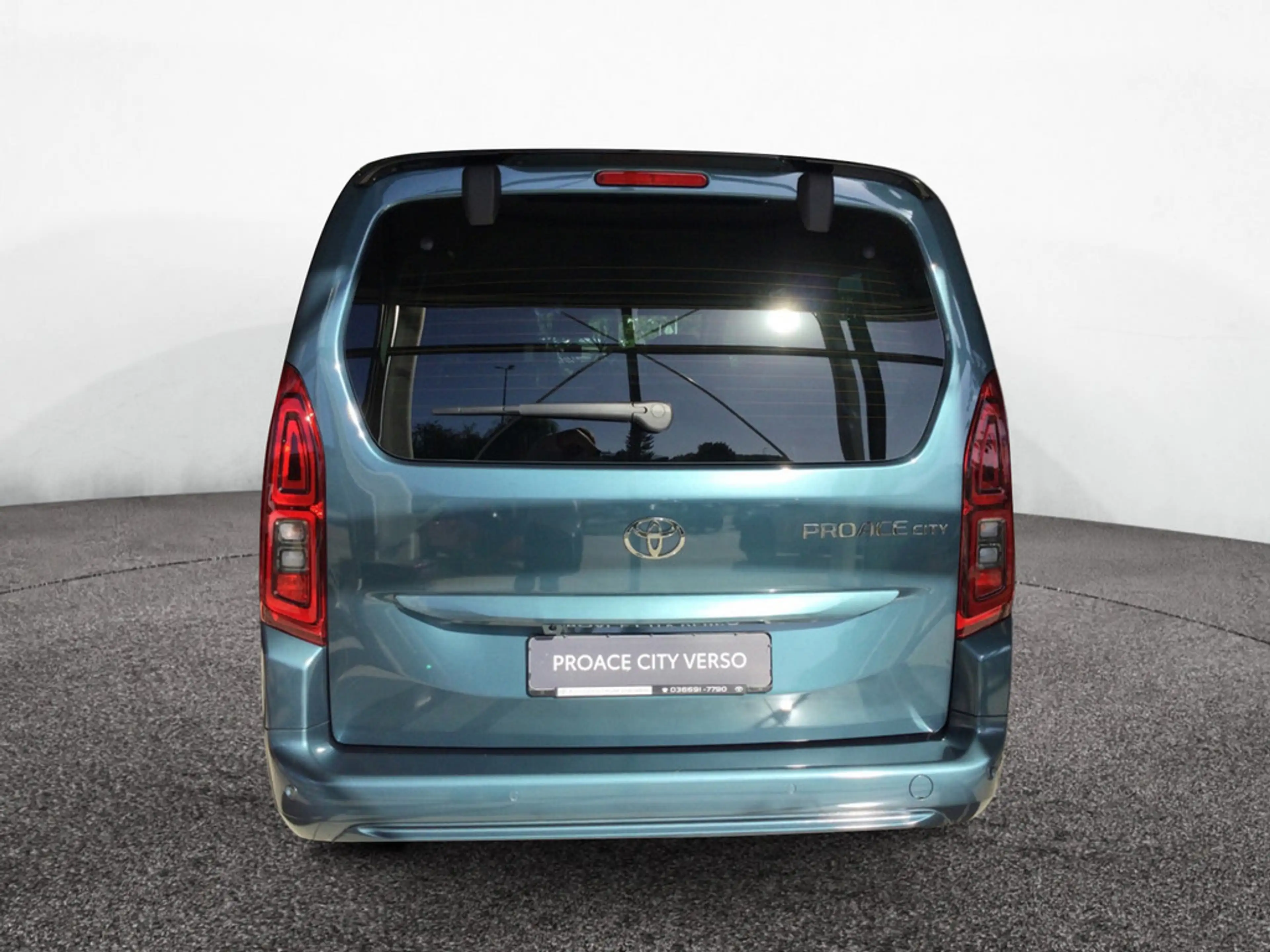 Toyota Proace City Verso 1.5 L2 Team Deutschland LED — photo 6