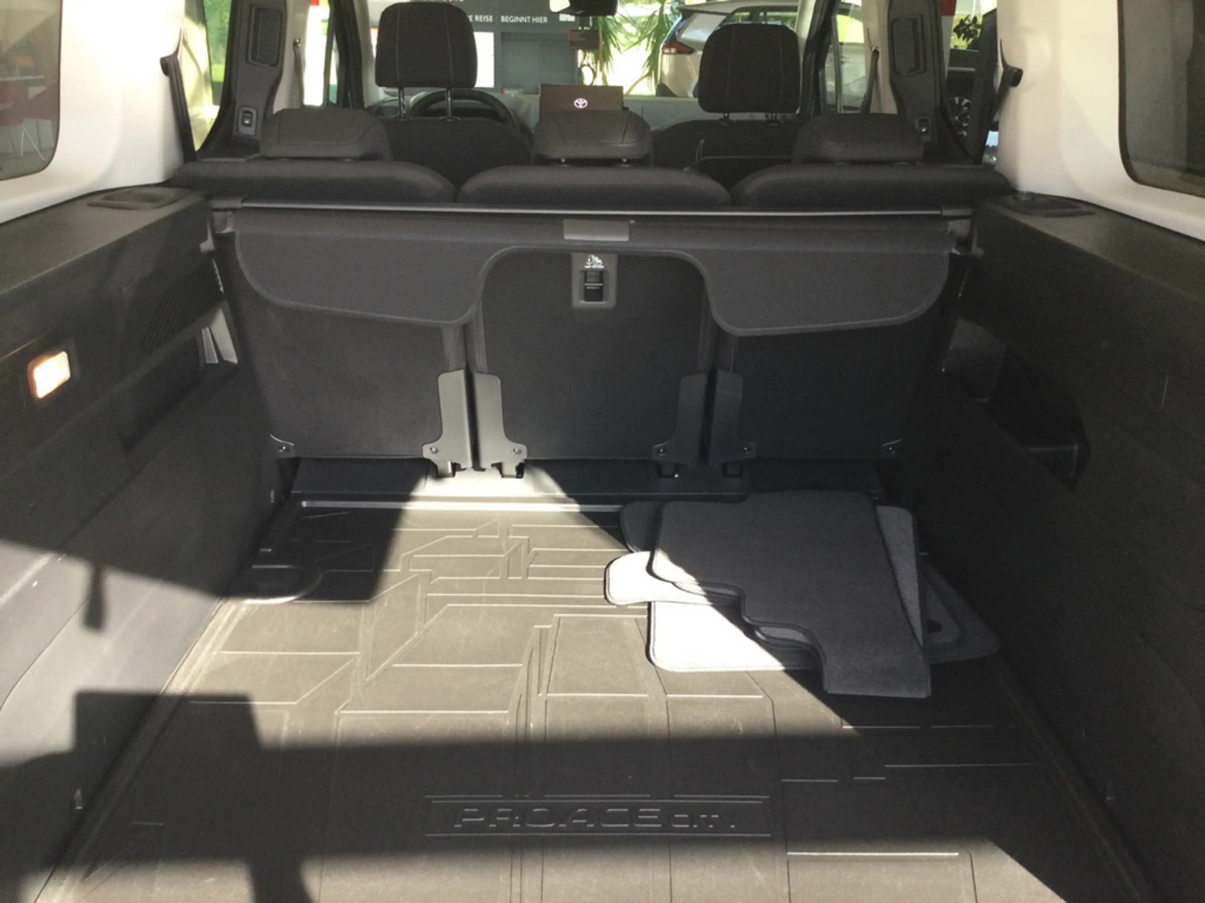 Toyota Proace City Verso 1.5 L2 Team Deutschland LED — photo 7