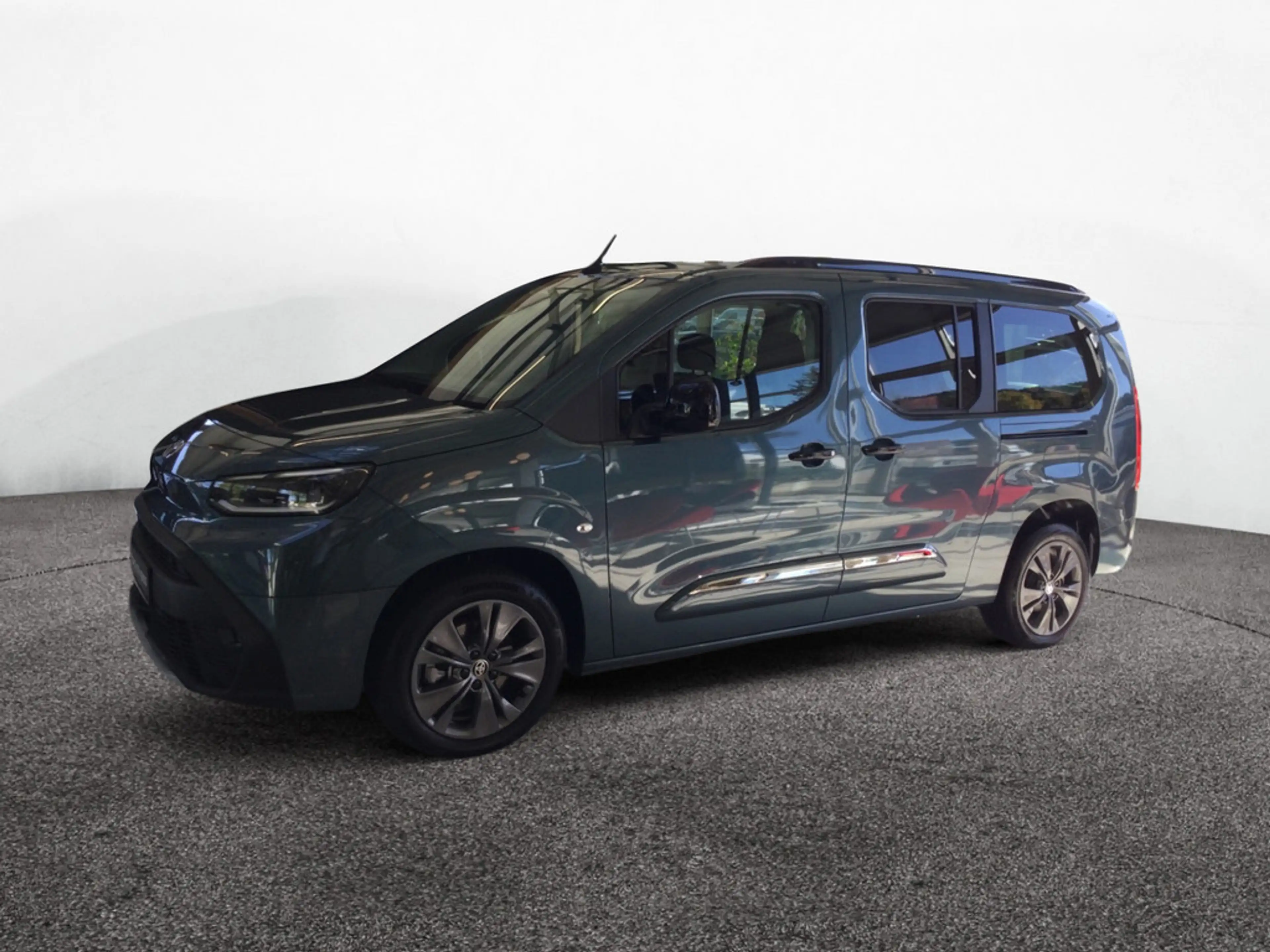 Toyota Proace City Verso 1.5 L2 Team Deutschland LED — photo 4