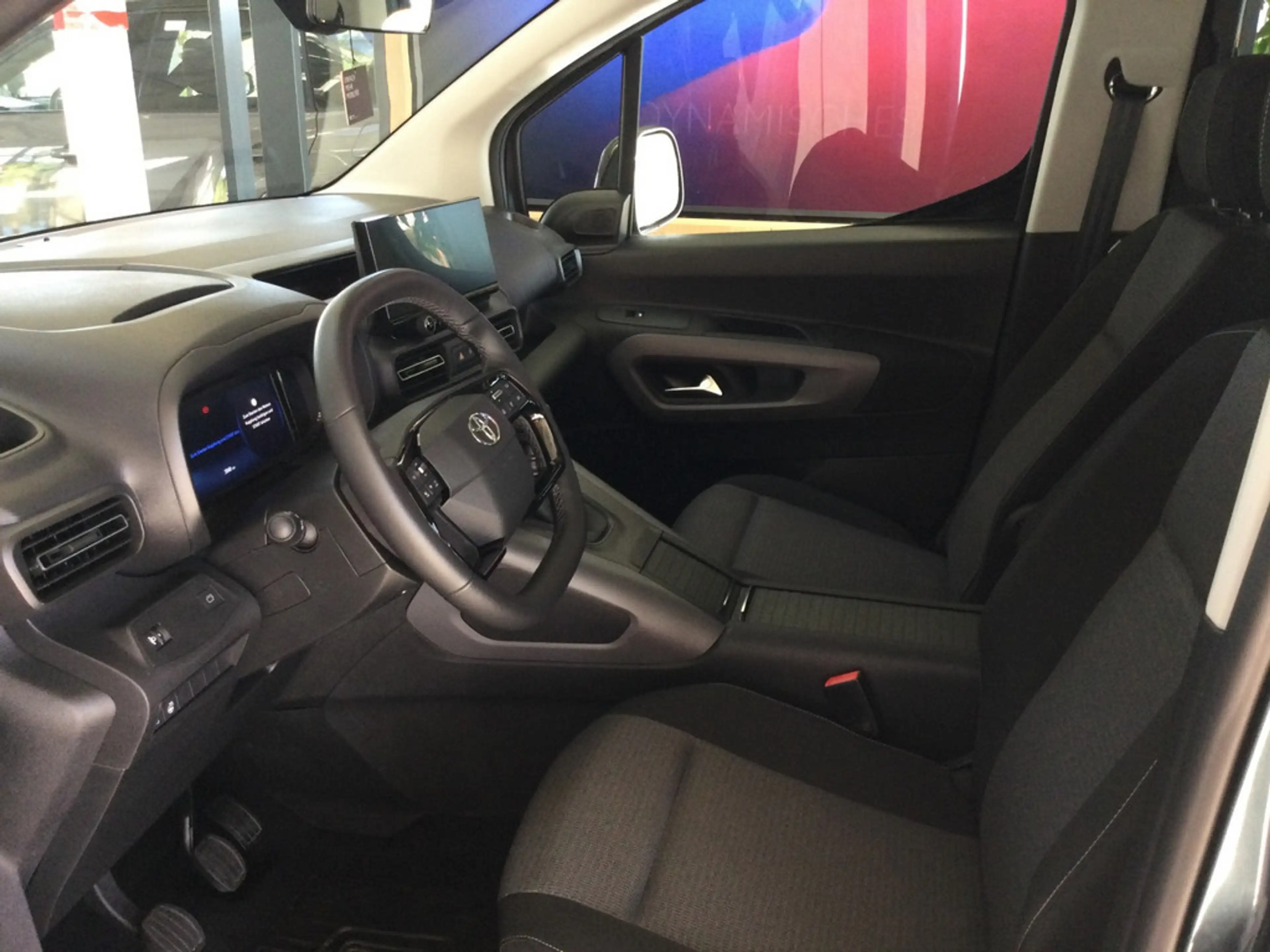Toyota Proace City Verso 1.5 L2 Team Deutschland LED — photo 10