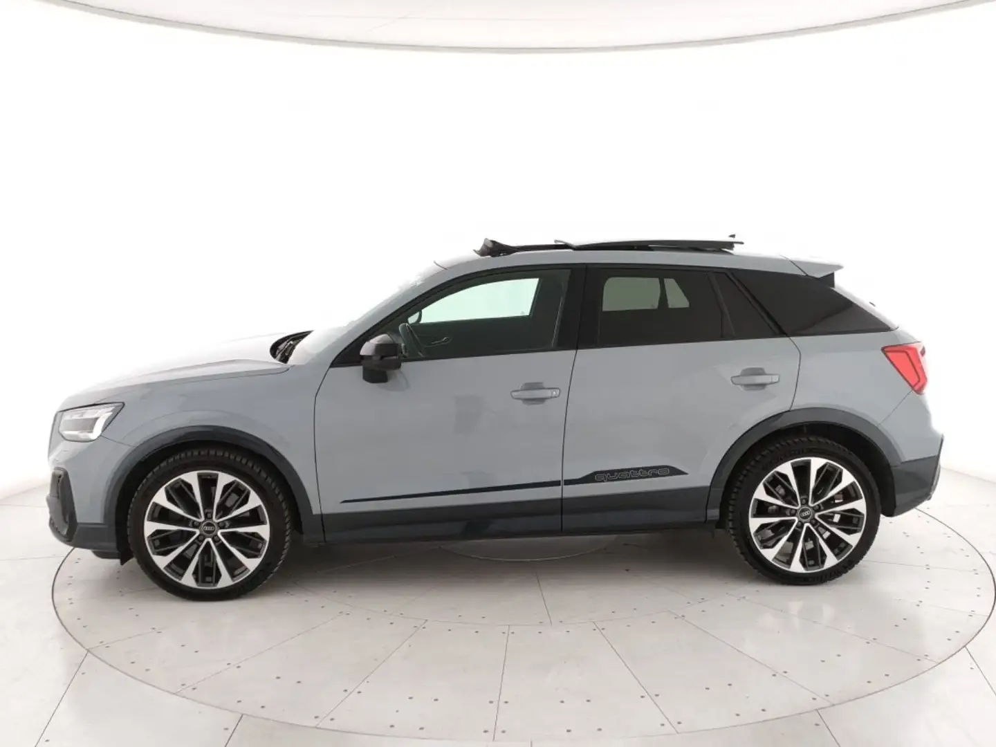 Audi SQ2 2.0 tfsi Sport Attitude quattro s-tronic Grau - 2