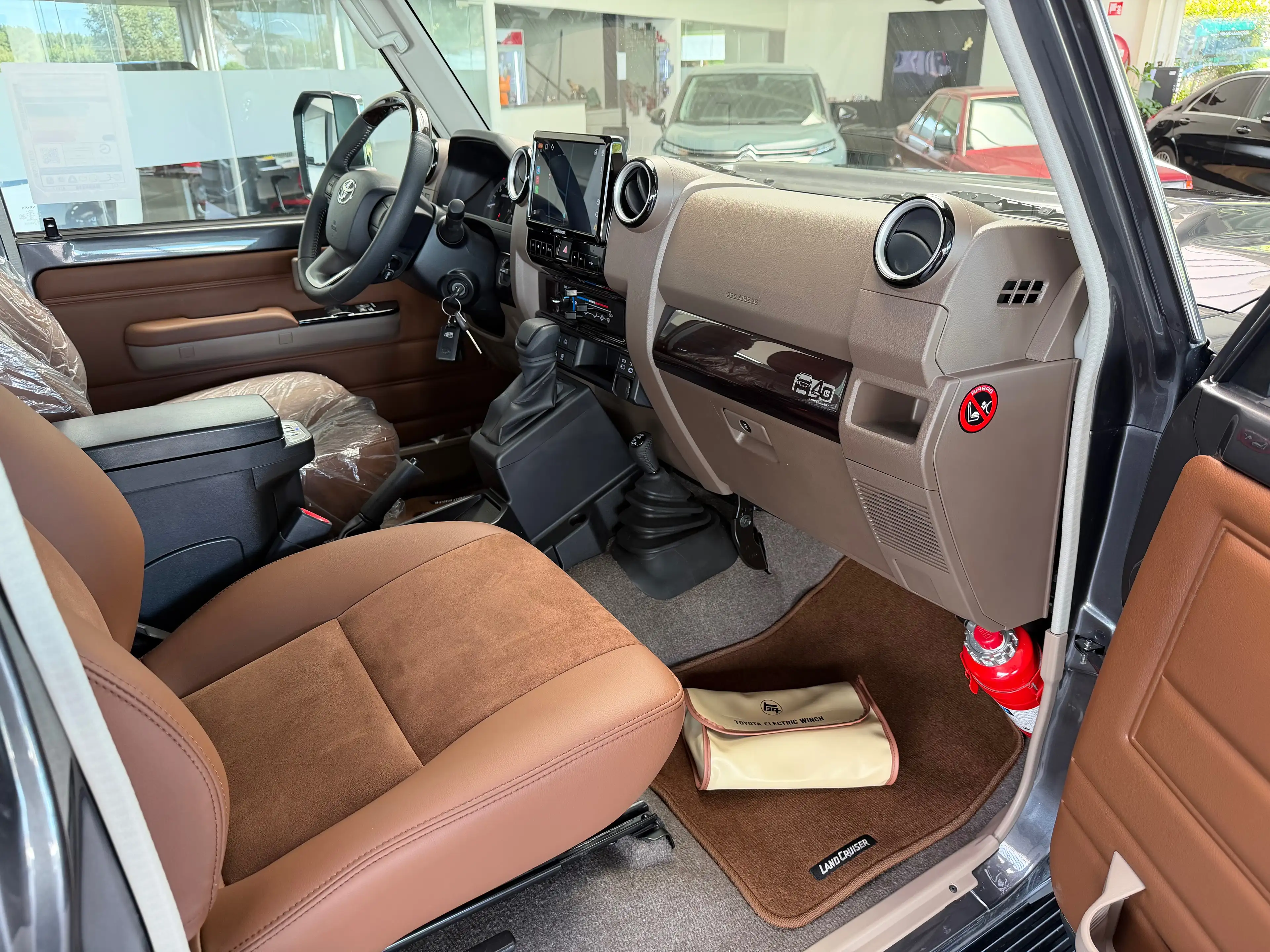 Toyota Land Cruiser GRJ71 4.0 V6 — photo 8