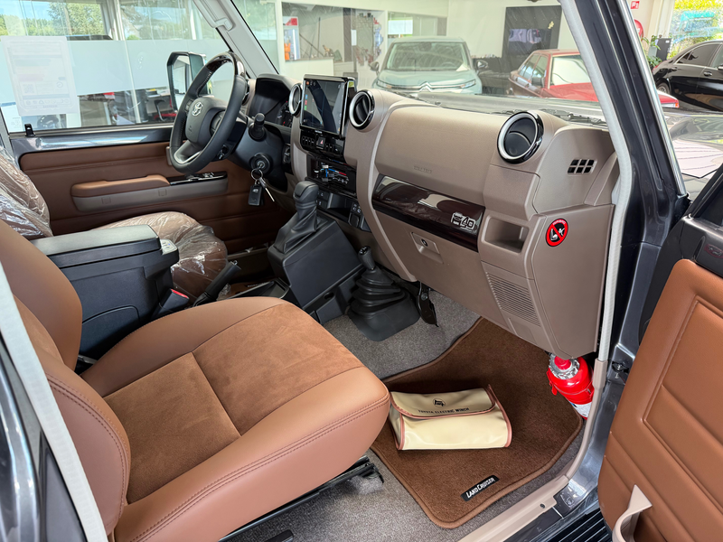 Toyota Land Cruiser GRJ71 4.0 V6 — photo 8