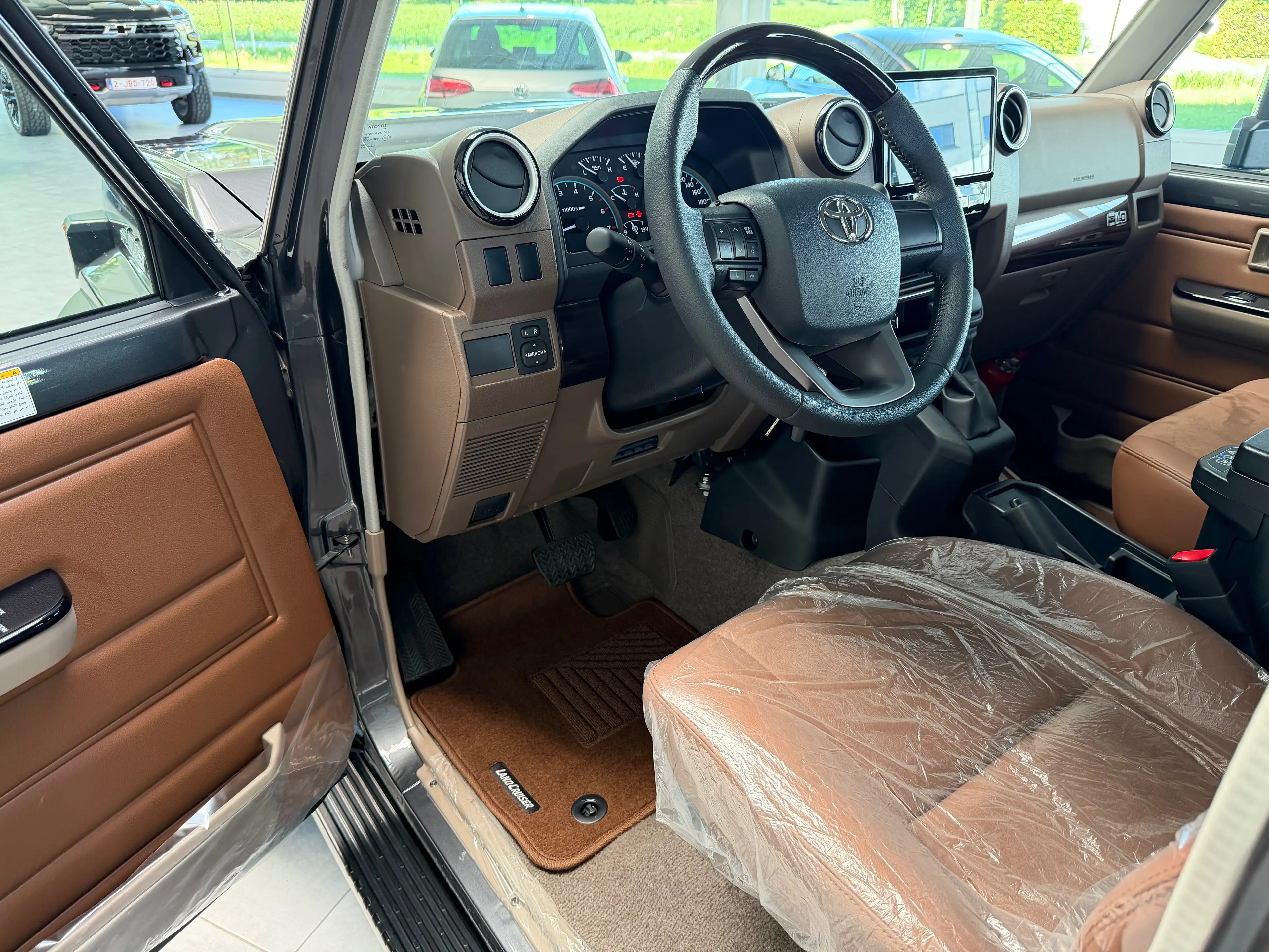 Toyota Land Cruiser GRJ71 4.0 V6 — photo 10