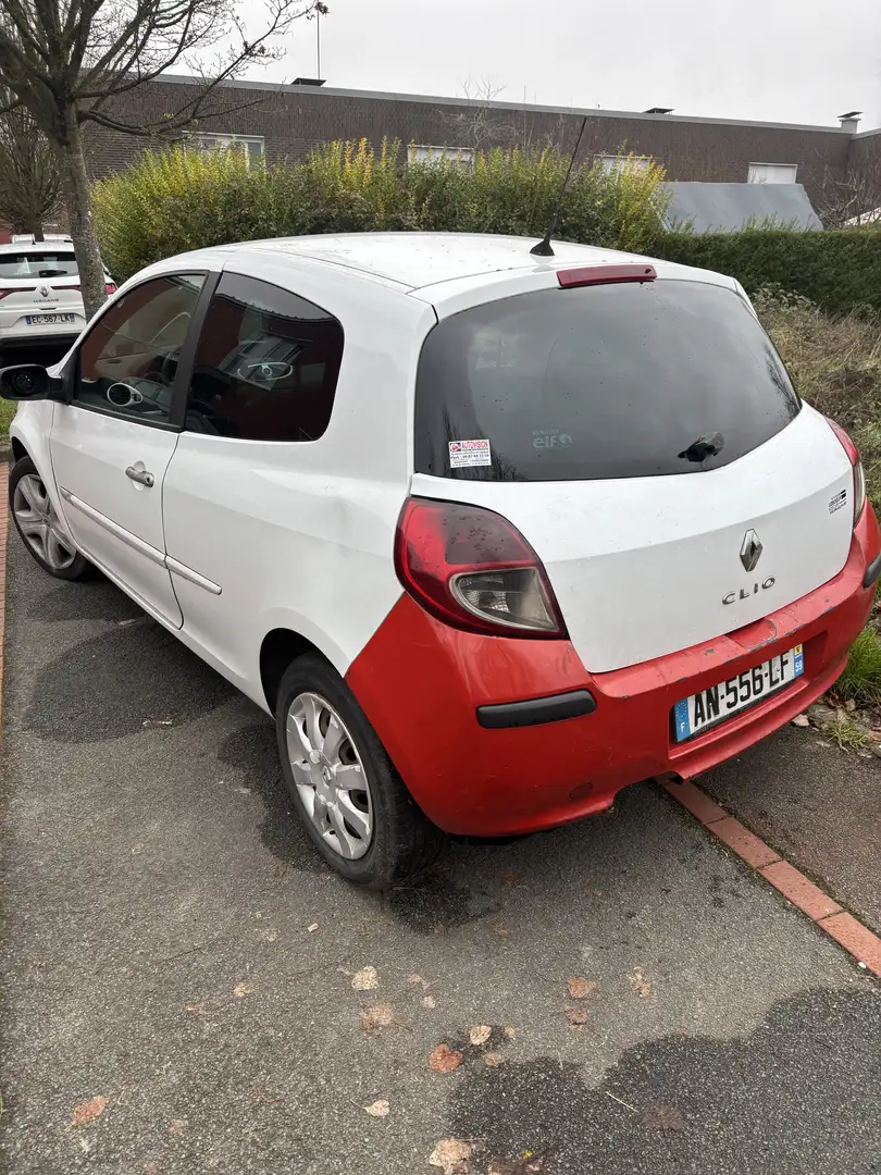 Renault Clio III dCi 70 115g eco2 Expression Clim - 2