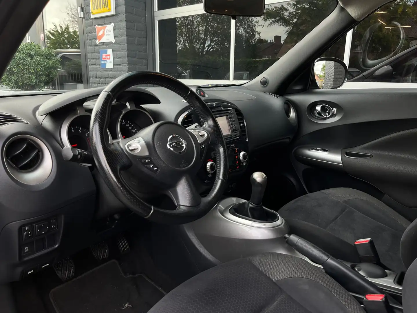 Nissan Juke 1.6 Acenta, Airco, Bluetooth, Camera, Cruise, Trek Grijs - 2