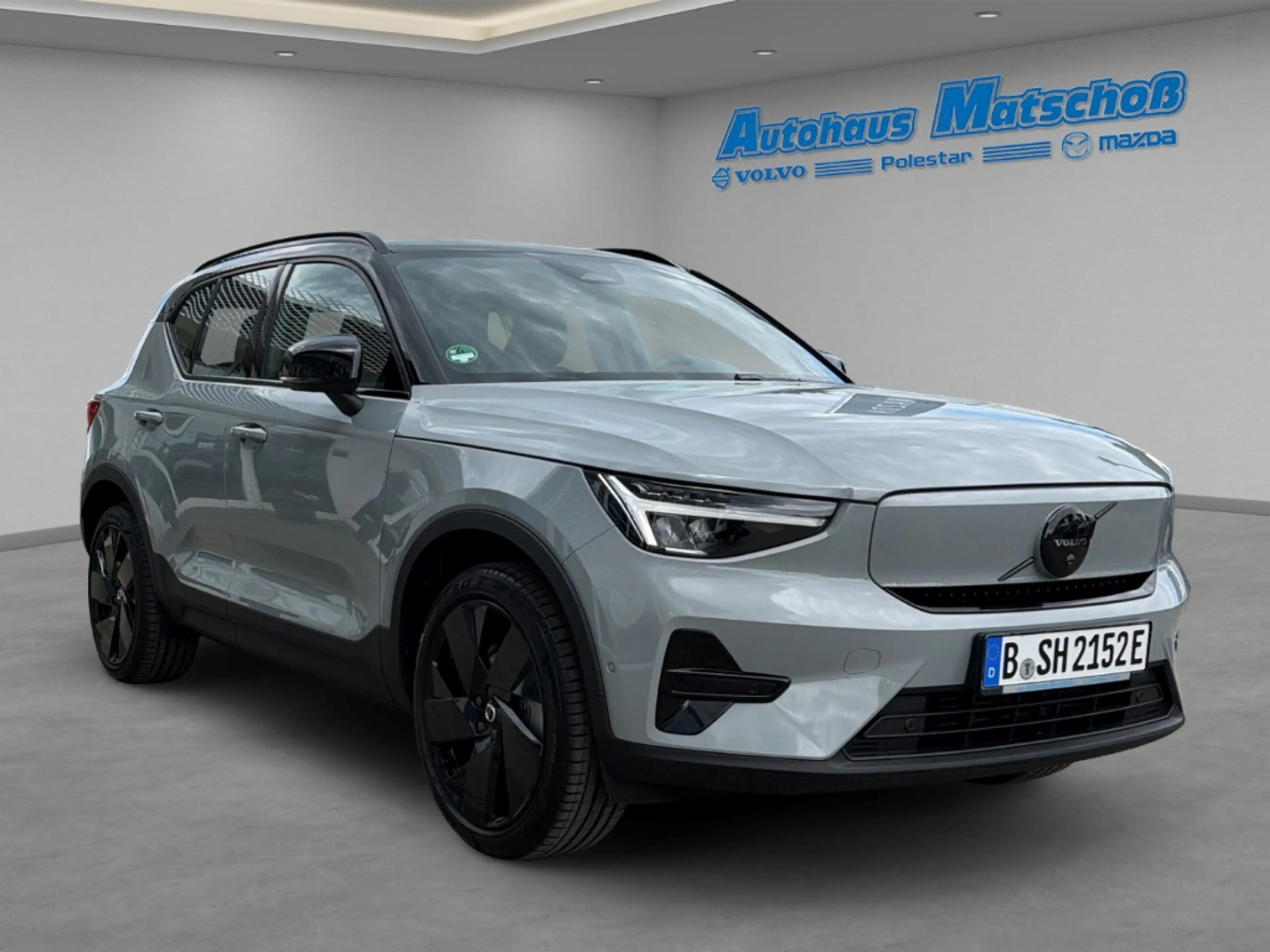 Volvo EX40 Single Motor Extended Range Plus Black Edition Sta — photo 7