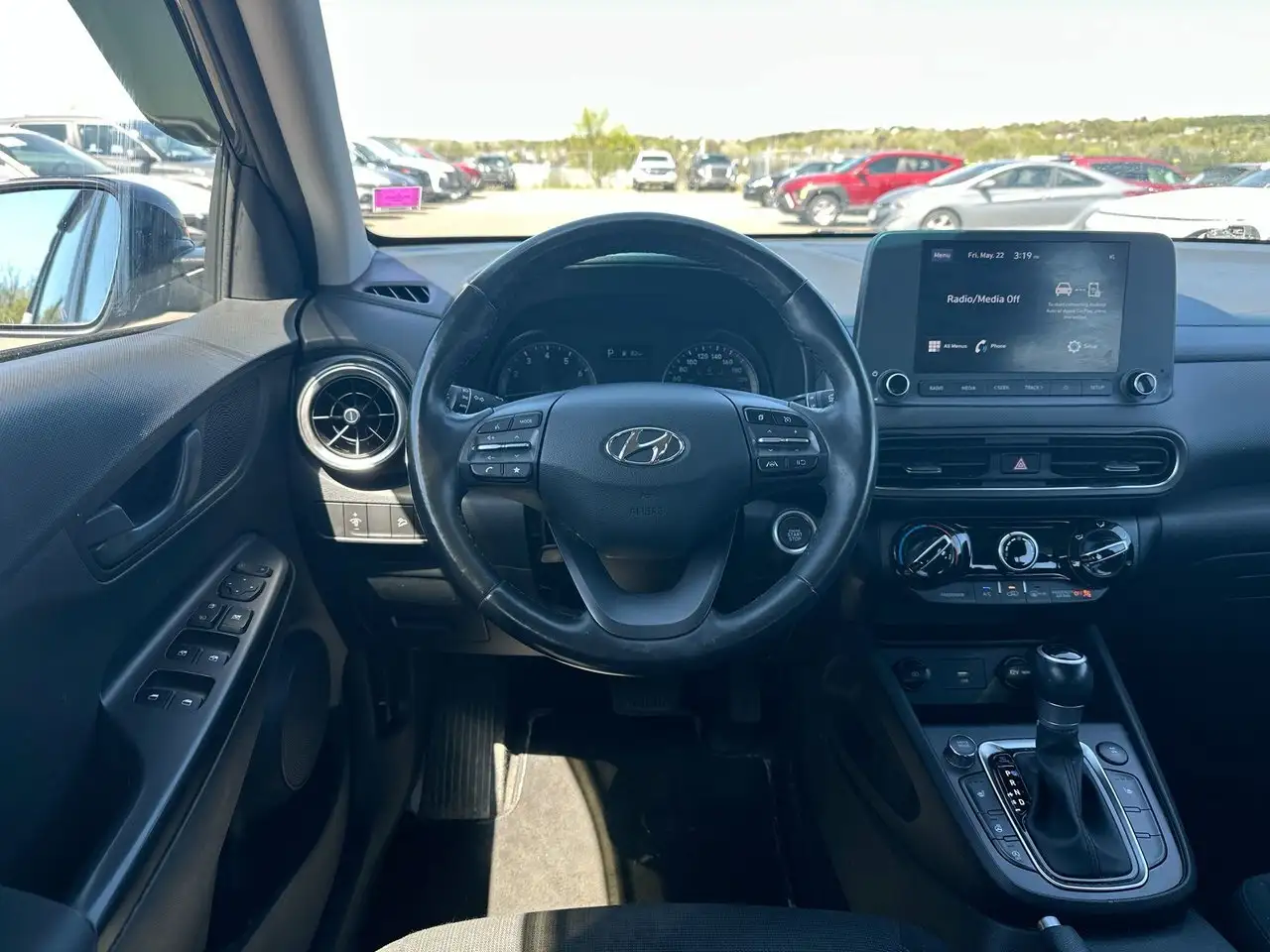 Hyundai KONA снимка Hyundai KONA