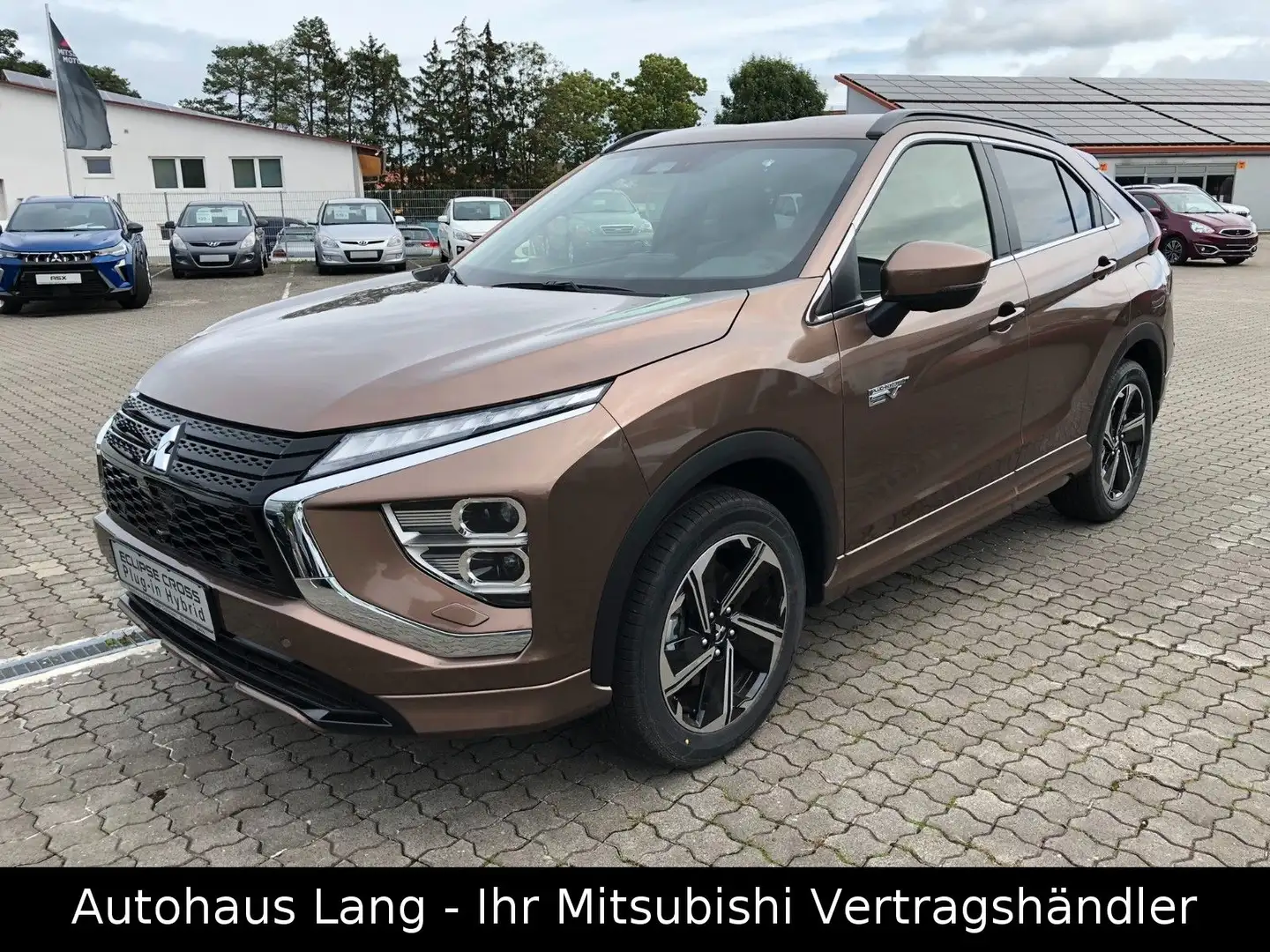 Mitsubishi Eclipse Cross Plus Select Hybrid 4WD Marrón - 1