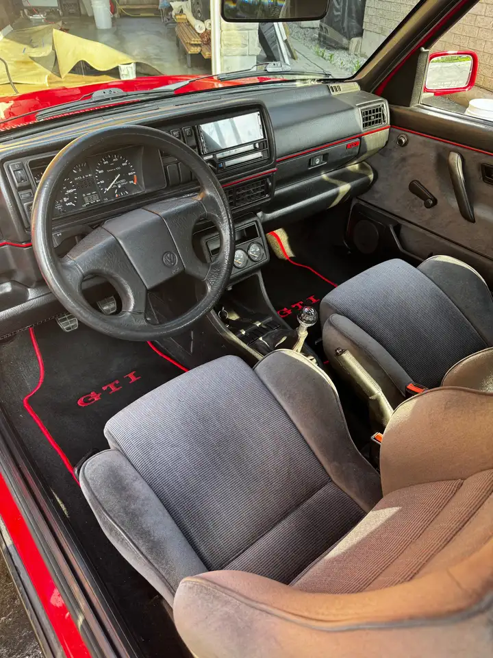 Volkswagen Golf GTI снимка Volkswagen Golf GTI