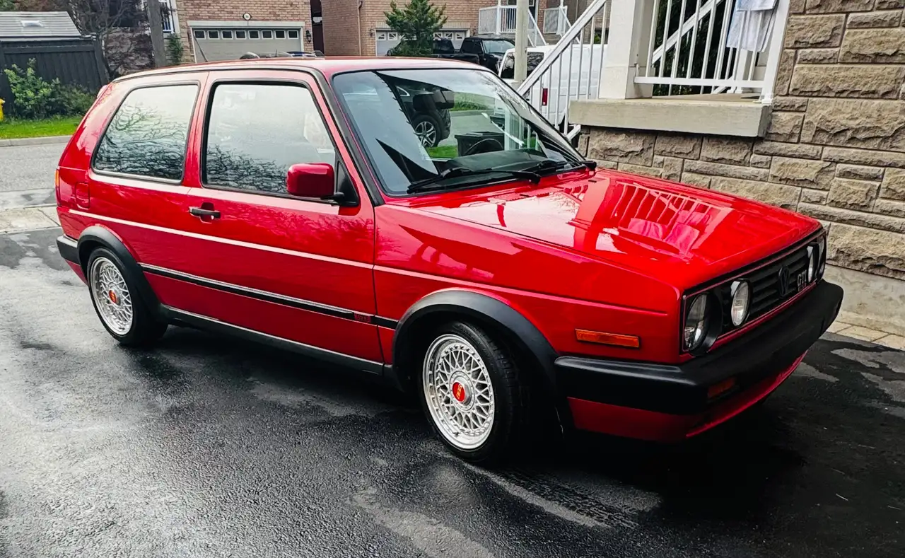 Volkswagen Golf GTI снимка Volkswagen Golf GTI