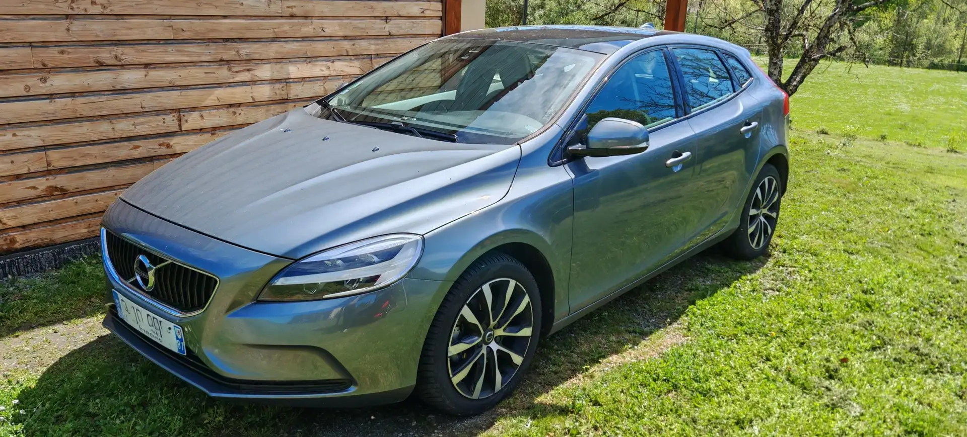 Volvo V40 V40 T2 122 ch Edition Gris - 1