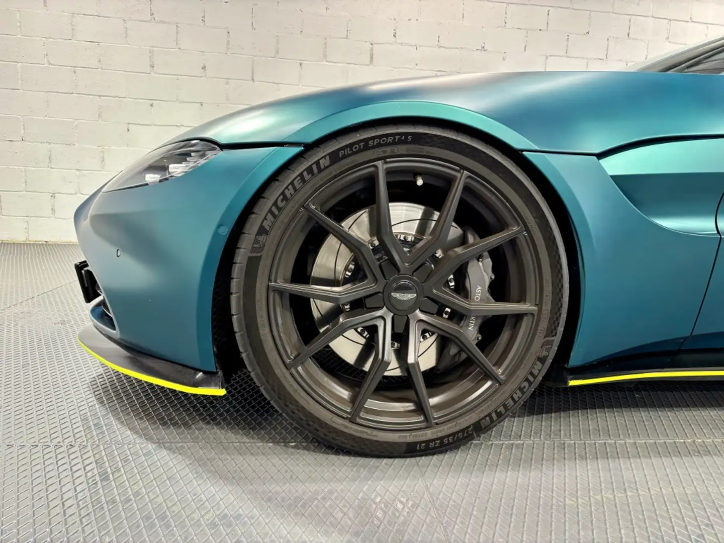 Aston Martin Vantage Roadster Verde - 2