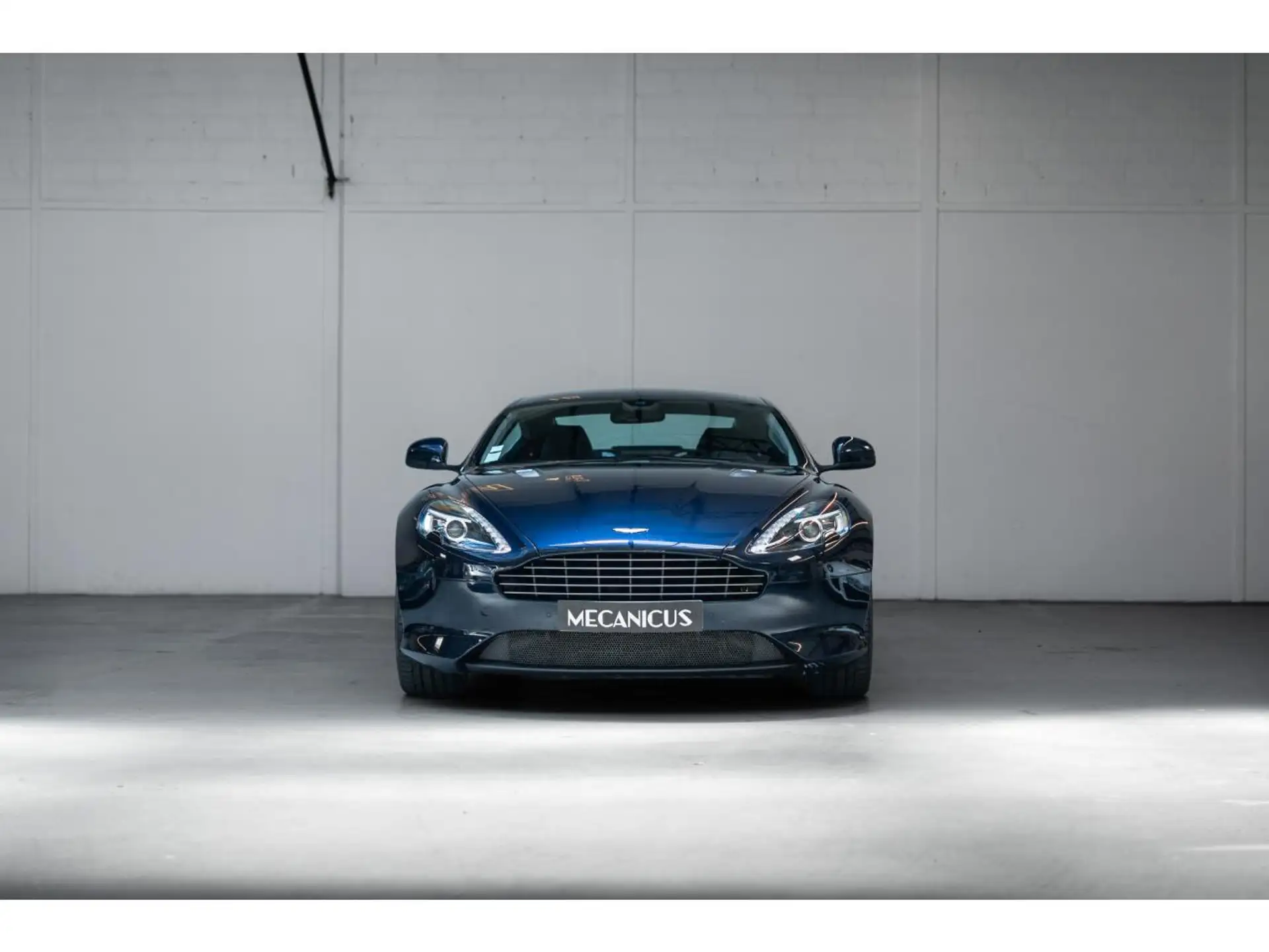 애스턴마틴 DB9 Coupe 2016 네이비 사진 4