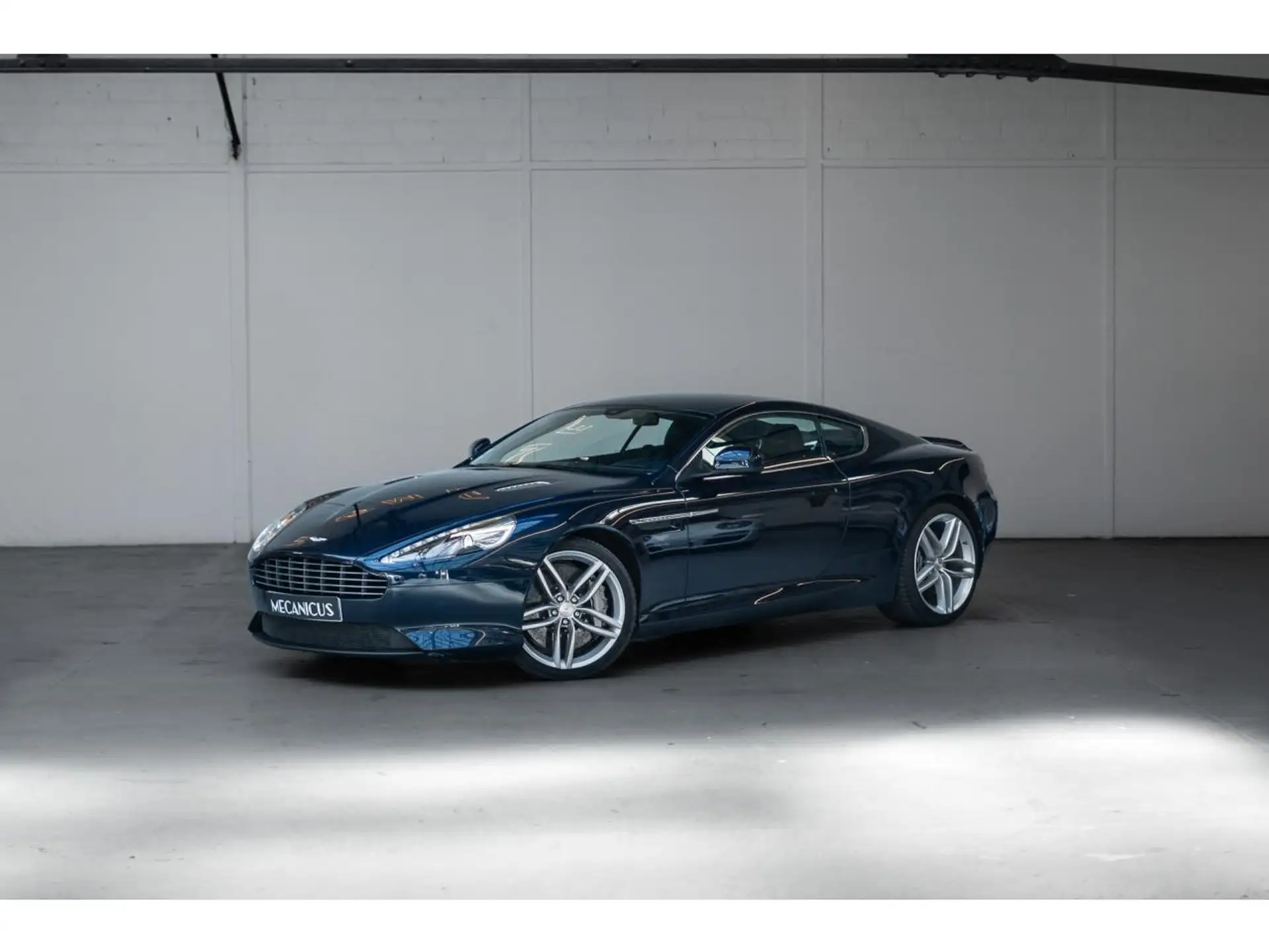 애스턴마틴 DB9 Coupe 2016 네이비 사진 1