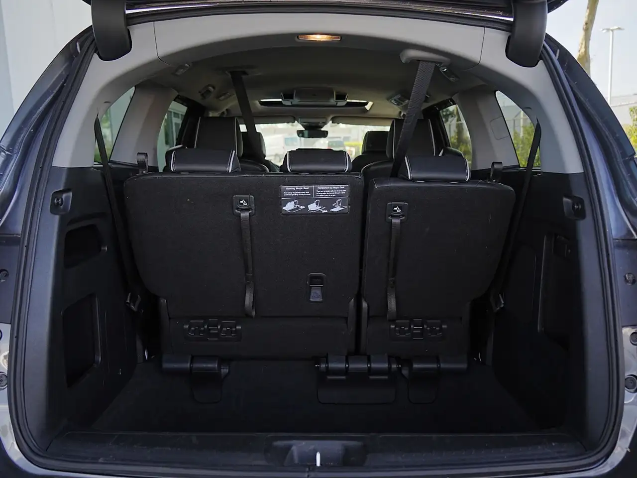 Honda Odyssey снимка Honda Odyssey