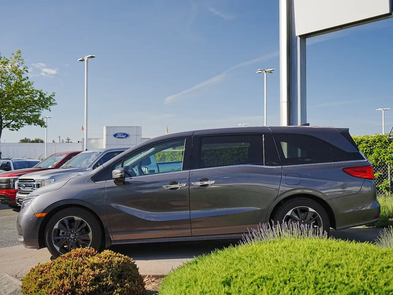 Honda Odyssey снимка Honda Odyssey
