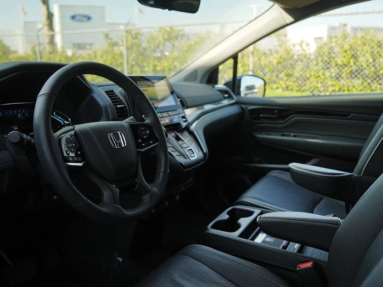 Honda Odyssey снимка Honda Odyssey