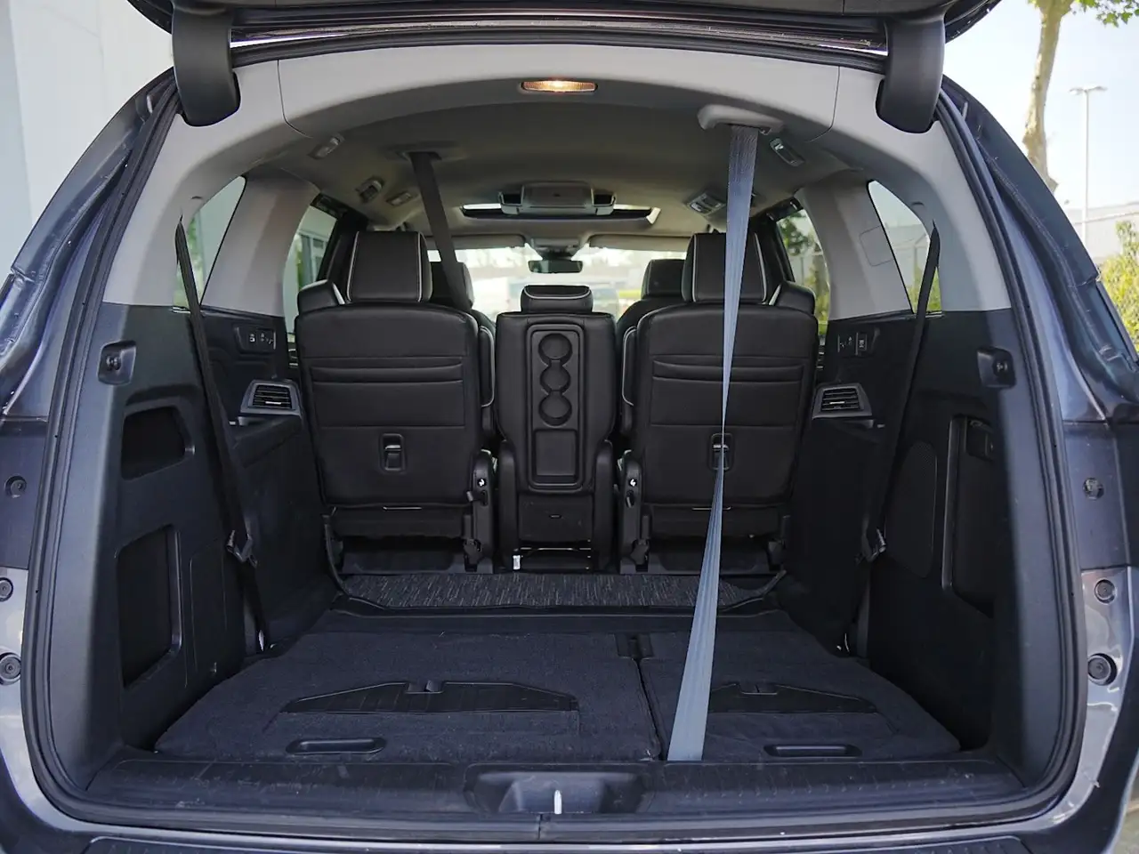 Honda Odyssey снимка Honda Odyssey
