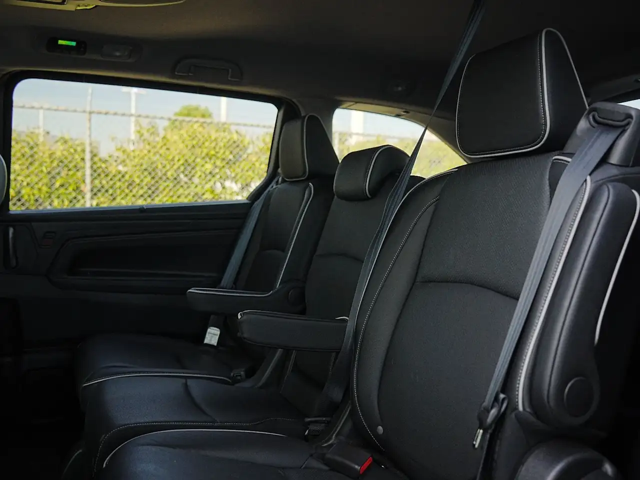 Honda Odyssey снимка Honda Odyssey
