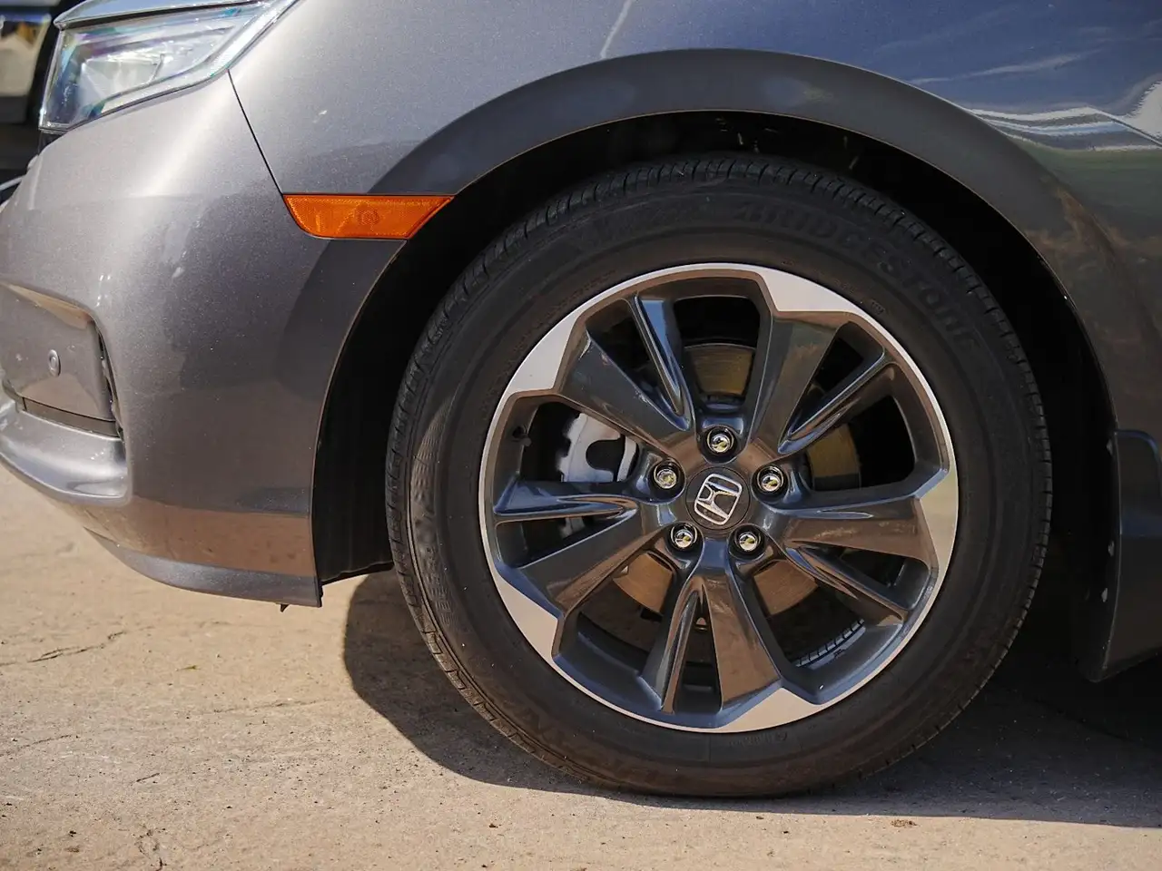 Honda Odyssey снимка Honda Odyssey