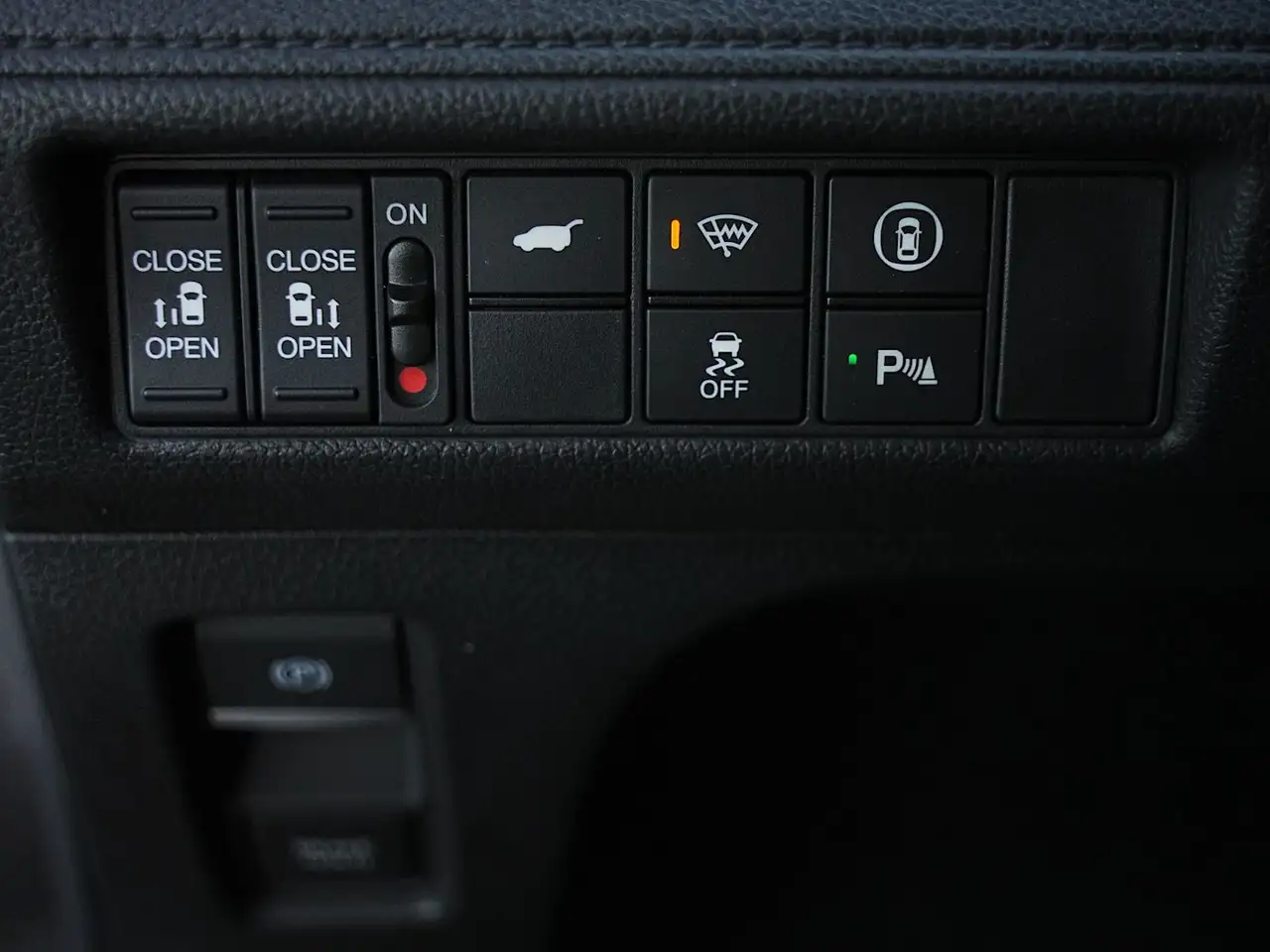 Honda Odyssey снимка Honda Odyssey
