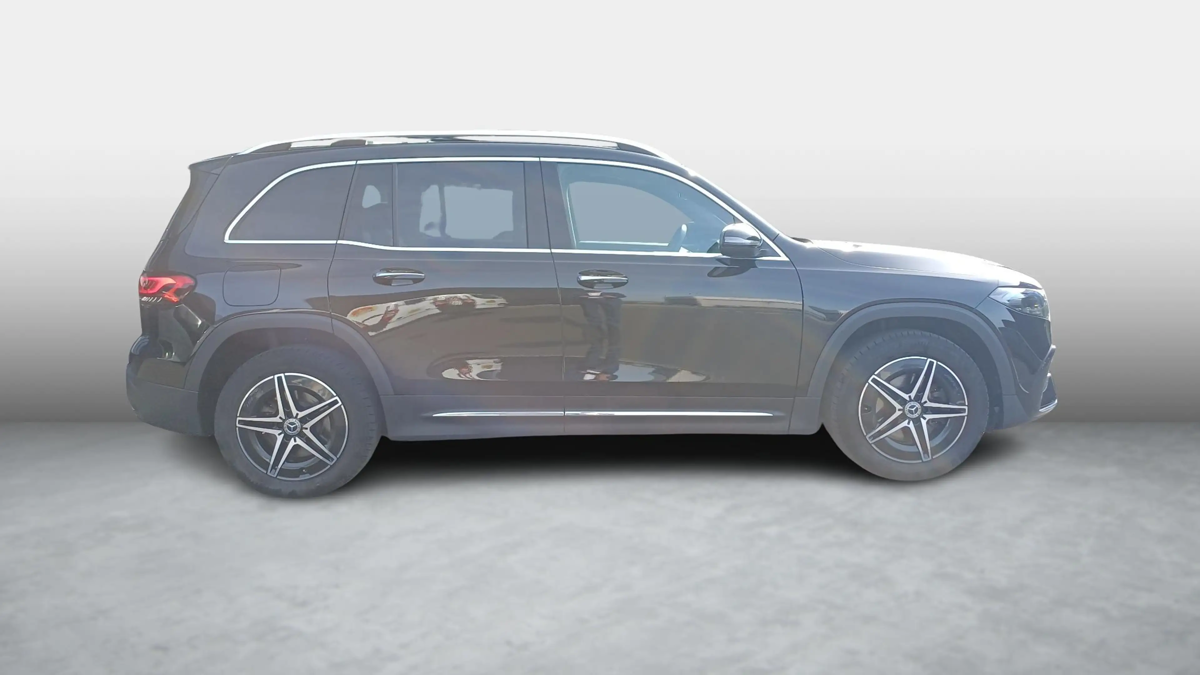 Mercedes-Benz EQB 250 AMG Line + 7-ZITPLAATSEN + LEDER + PANO DAK + CARP — photo 6