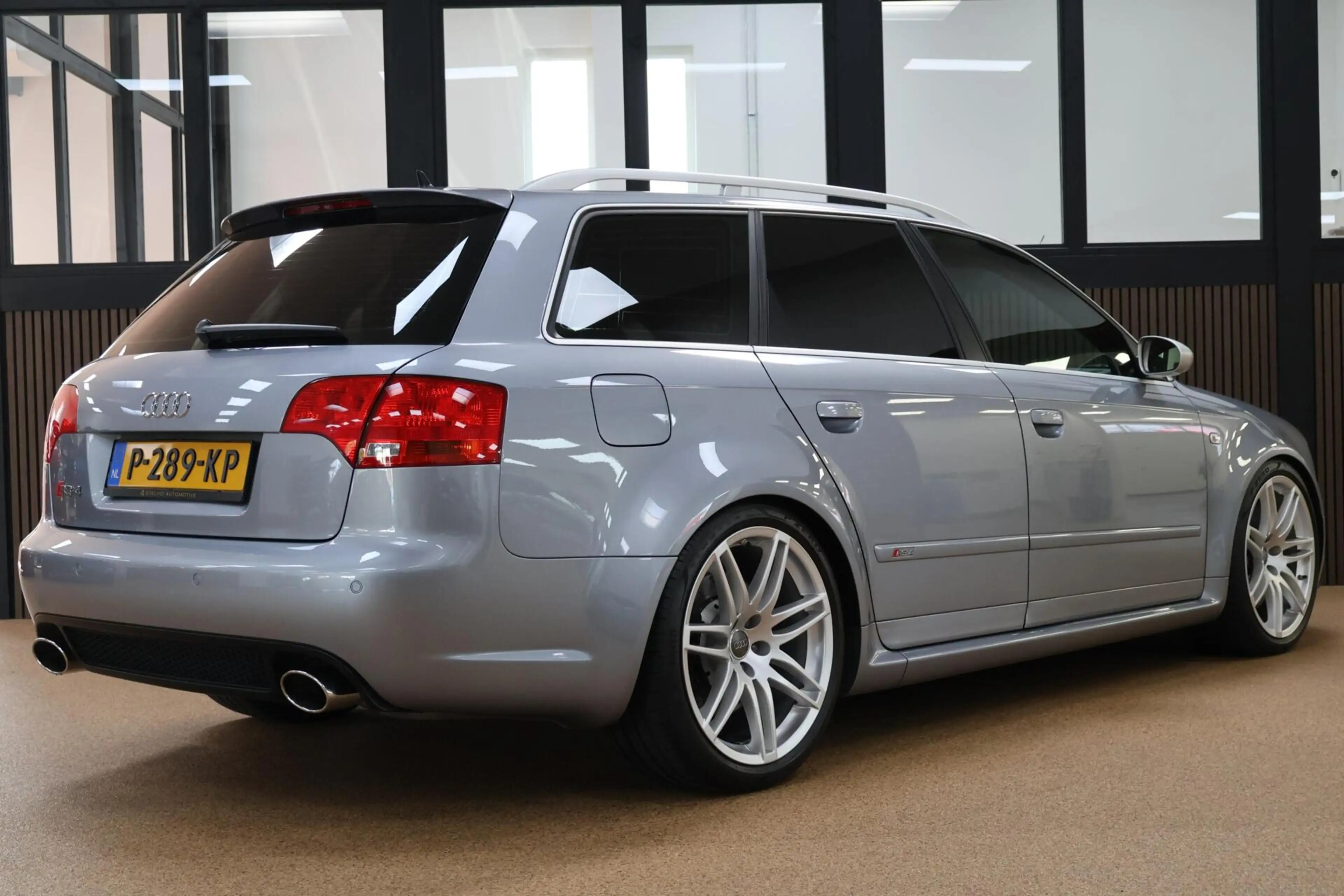 Audi RS4 Avant 4.2 V8 RS 4 quattro — photo 9
