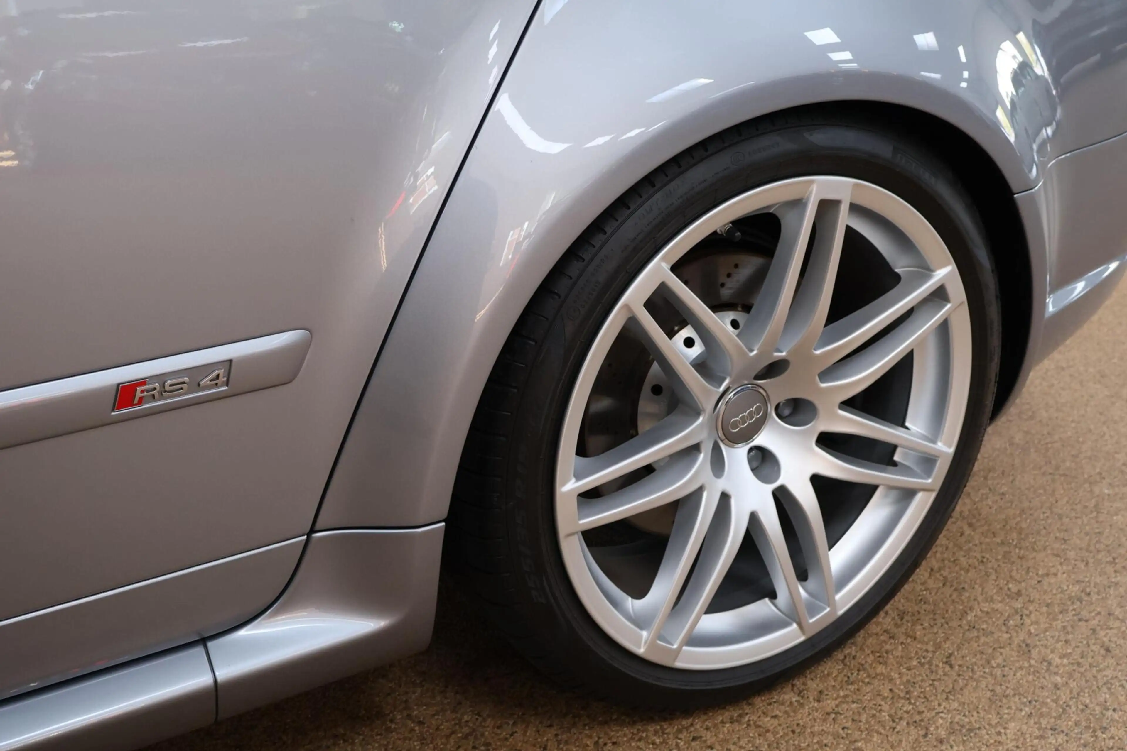 Audi RS4 Avant 4.2 V8 RS 4 quattro — photo 14