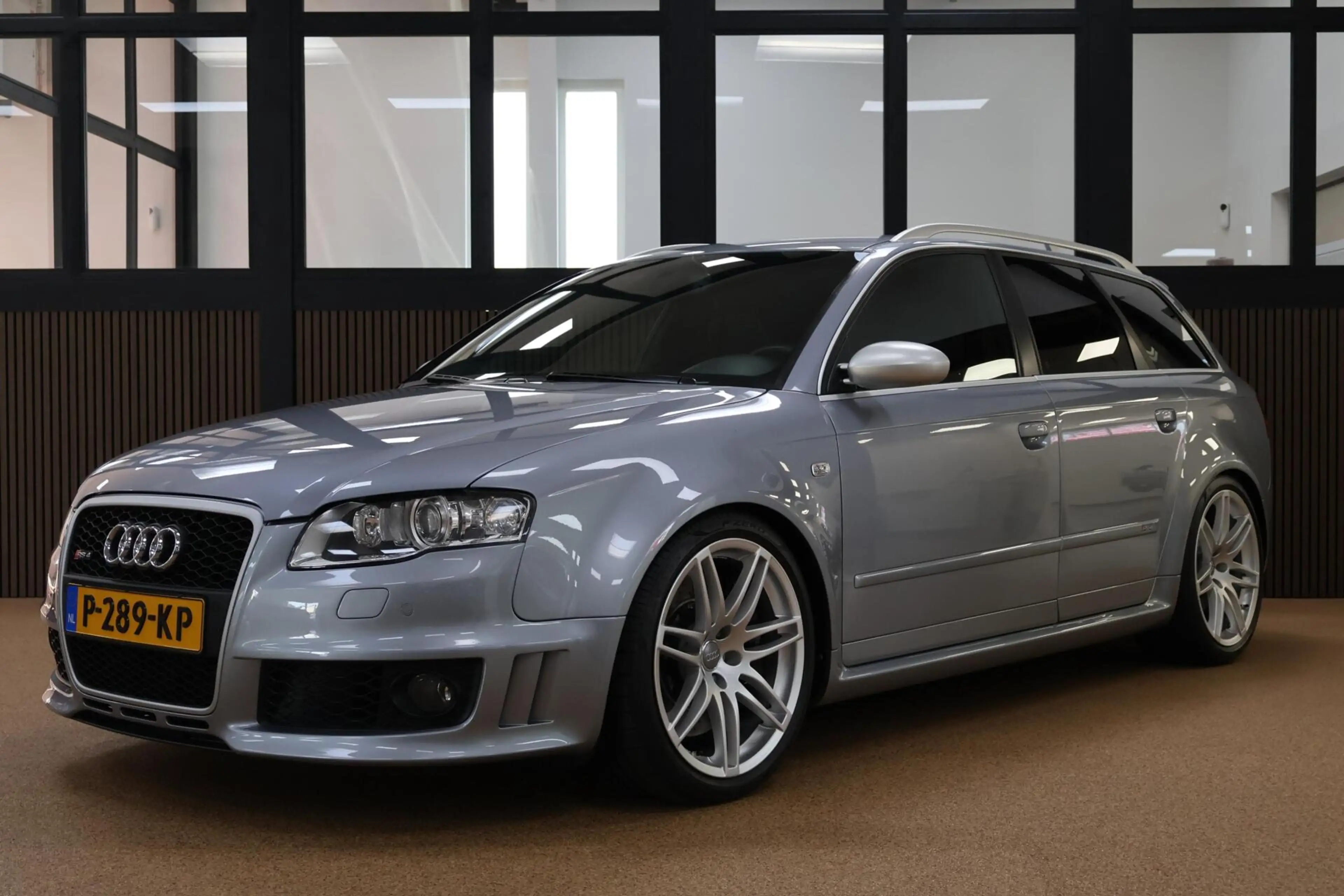 Audi RS4 Avant 4.2 V8 RS 4 quattro — photo 3