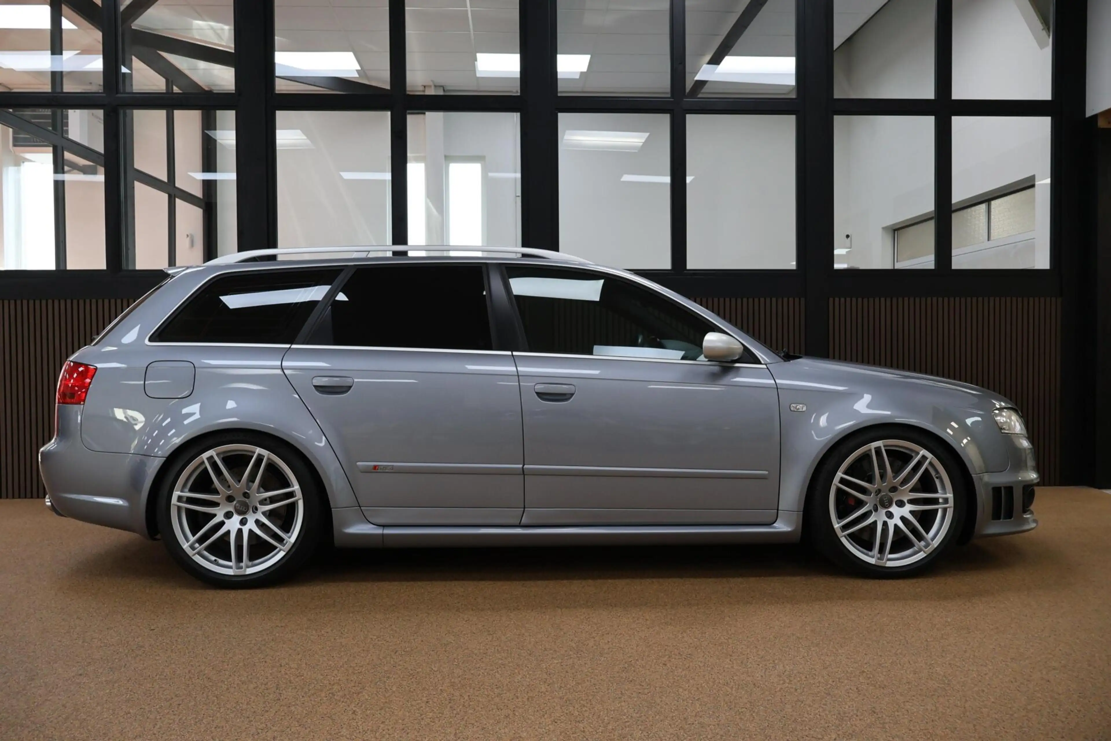 Audi RS4 Avant 4.2 V8 RS 4 quattro — photo 4