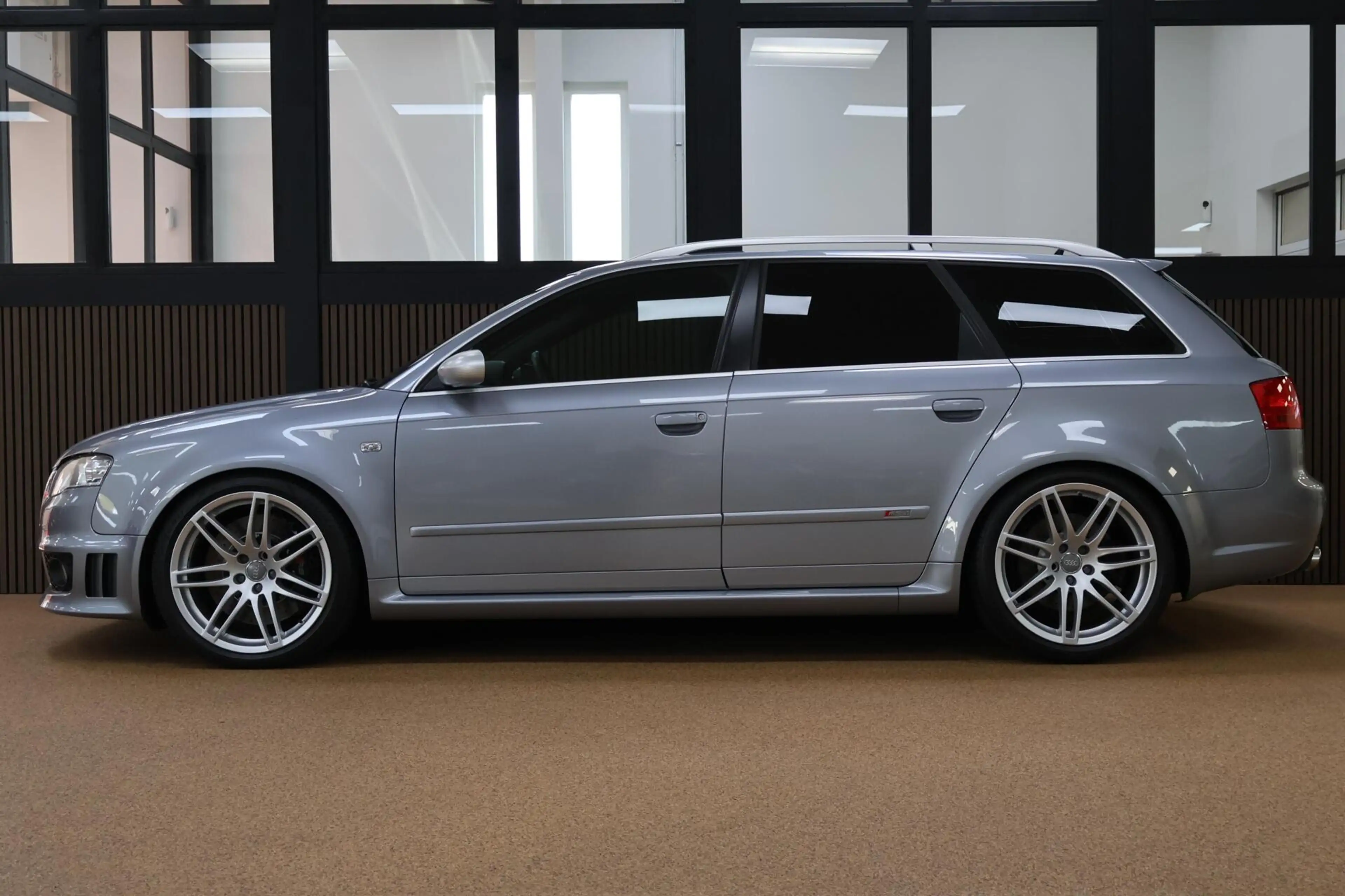 Audi RS4 Avant 4.2 V8 RS 4 quattro — photo 8